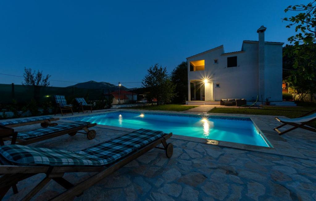 House Nada view 4