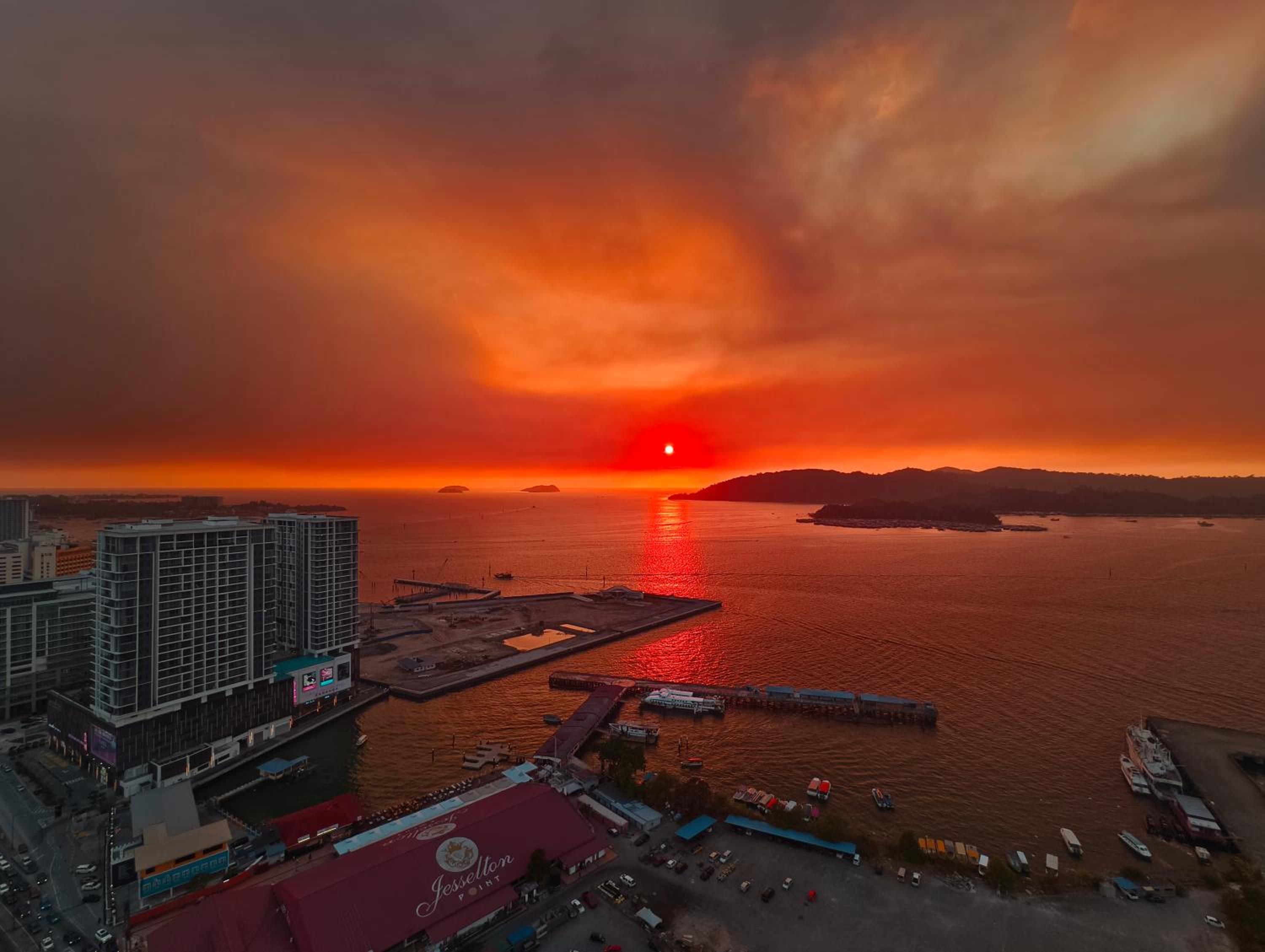 AJ Suites @ Jesselton Quay KK photo 4