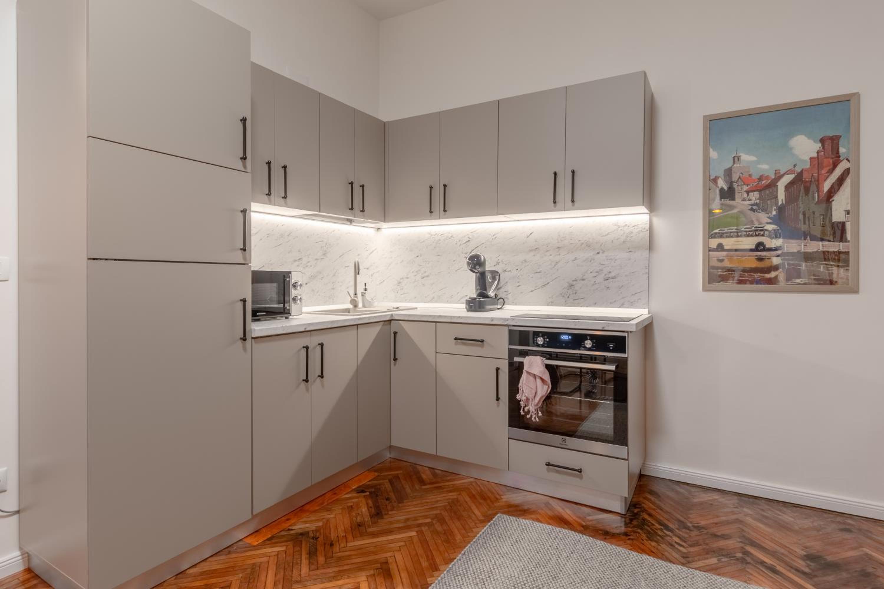 Apartament Ultra-Central Premium cu Parcare Gratuita pe Malul Crisului view 3
