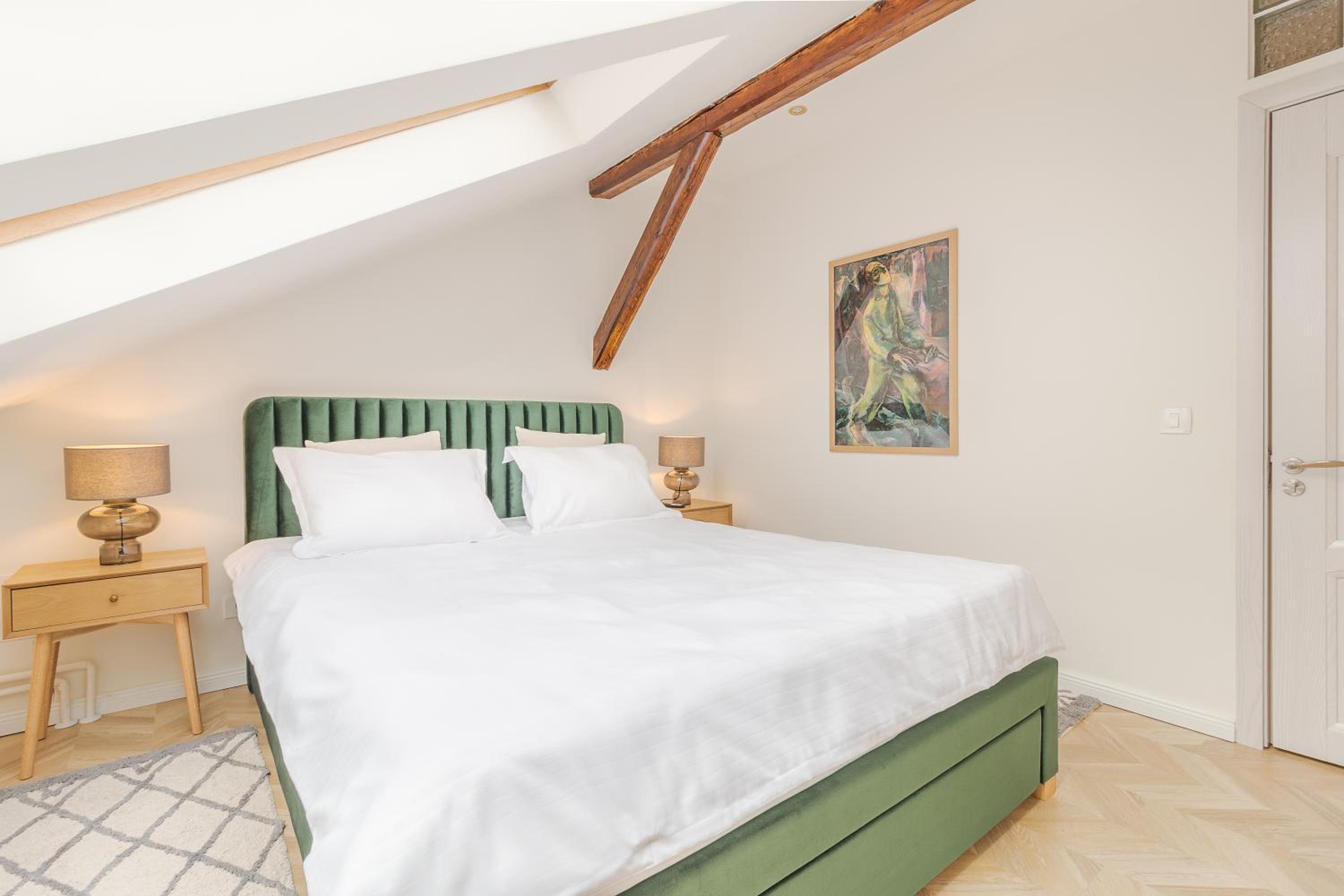 Apartament Ultra-Central Premium cu Parcare Gratuita pe Malul Crisului view 4