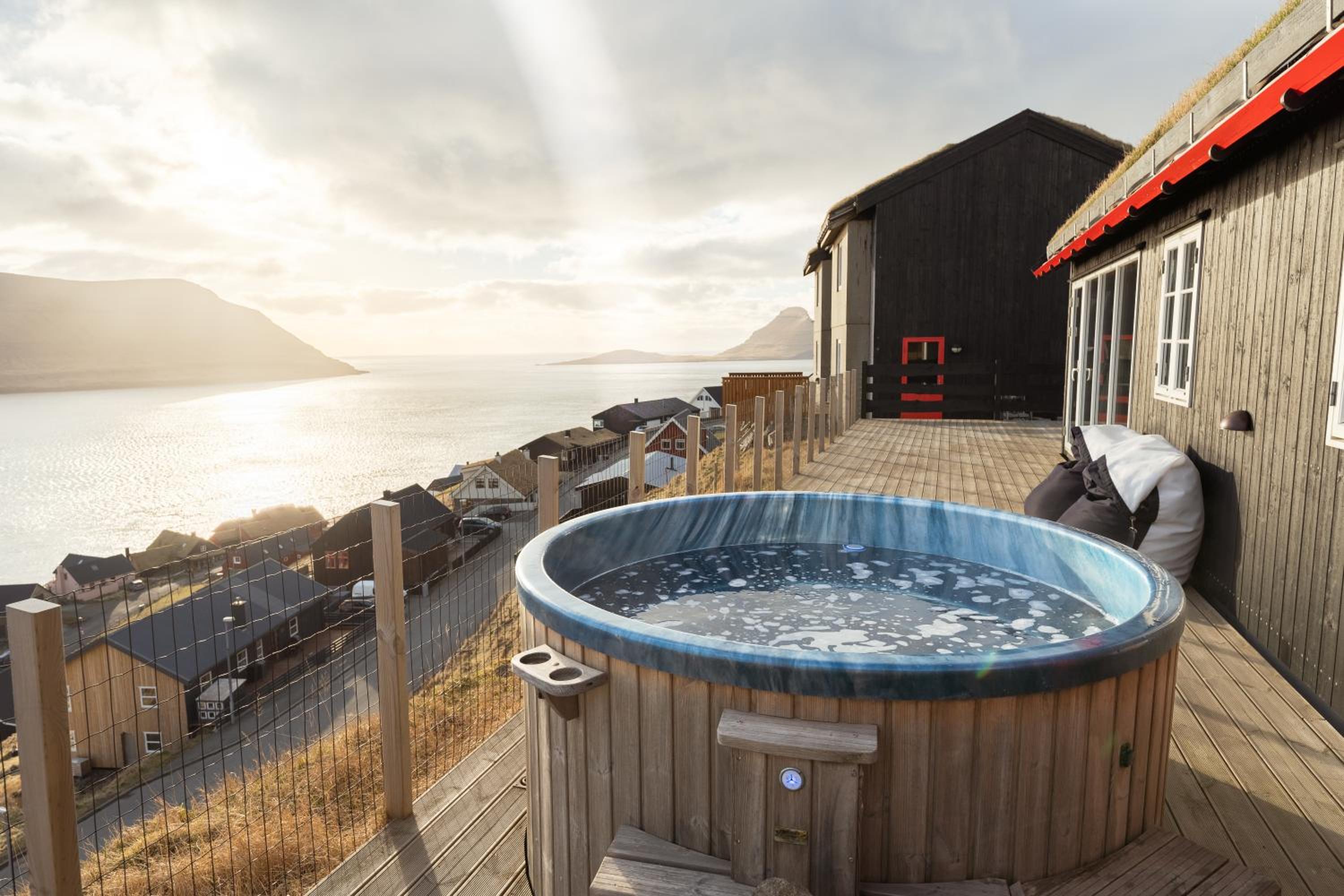 Seaside Escape - 2 Bedroom Home with Stunning Views view 2