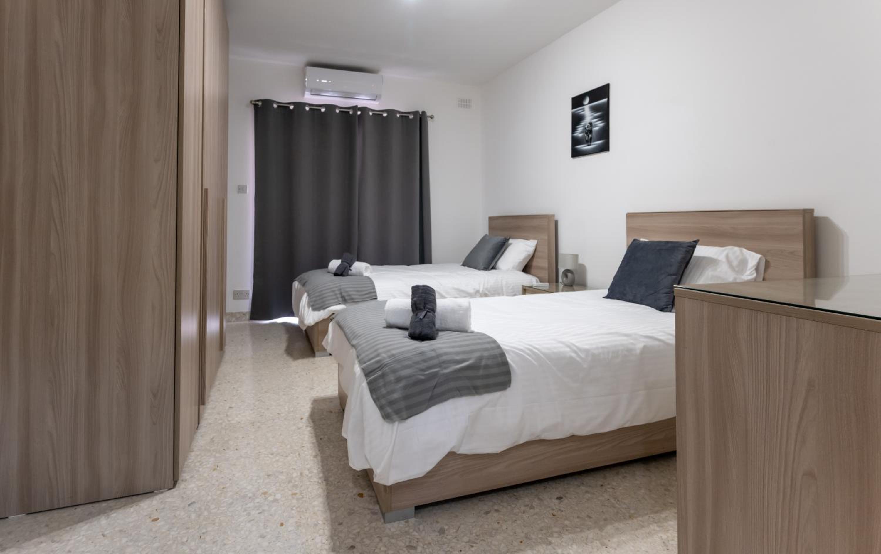 Spacious 3 bedroom Apartment in the Heart of St Julians photo 5