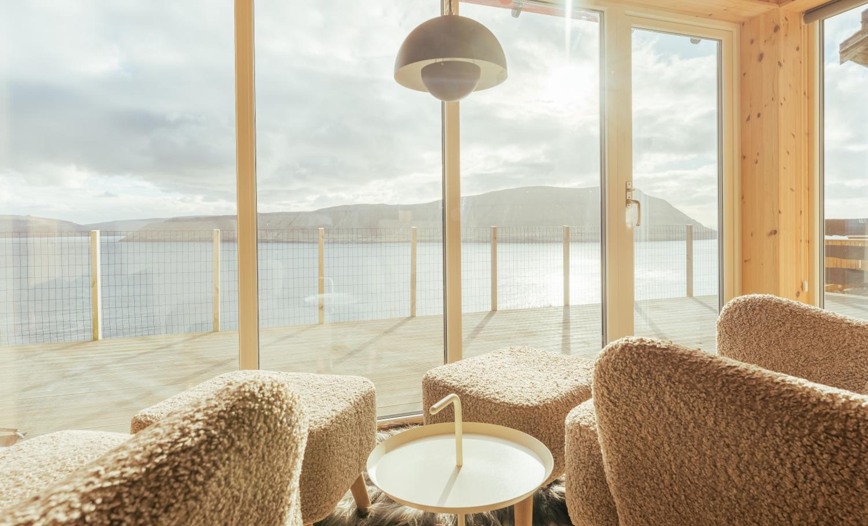 Seaside Escape - 2 Bedroom Home with Stunning Views view 4