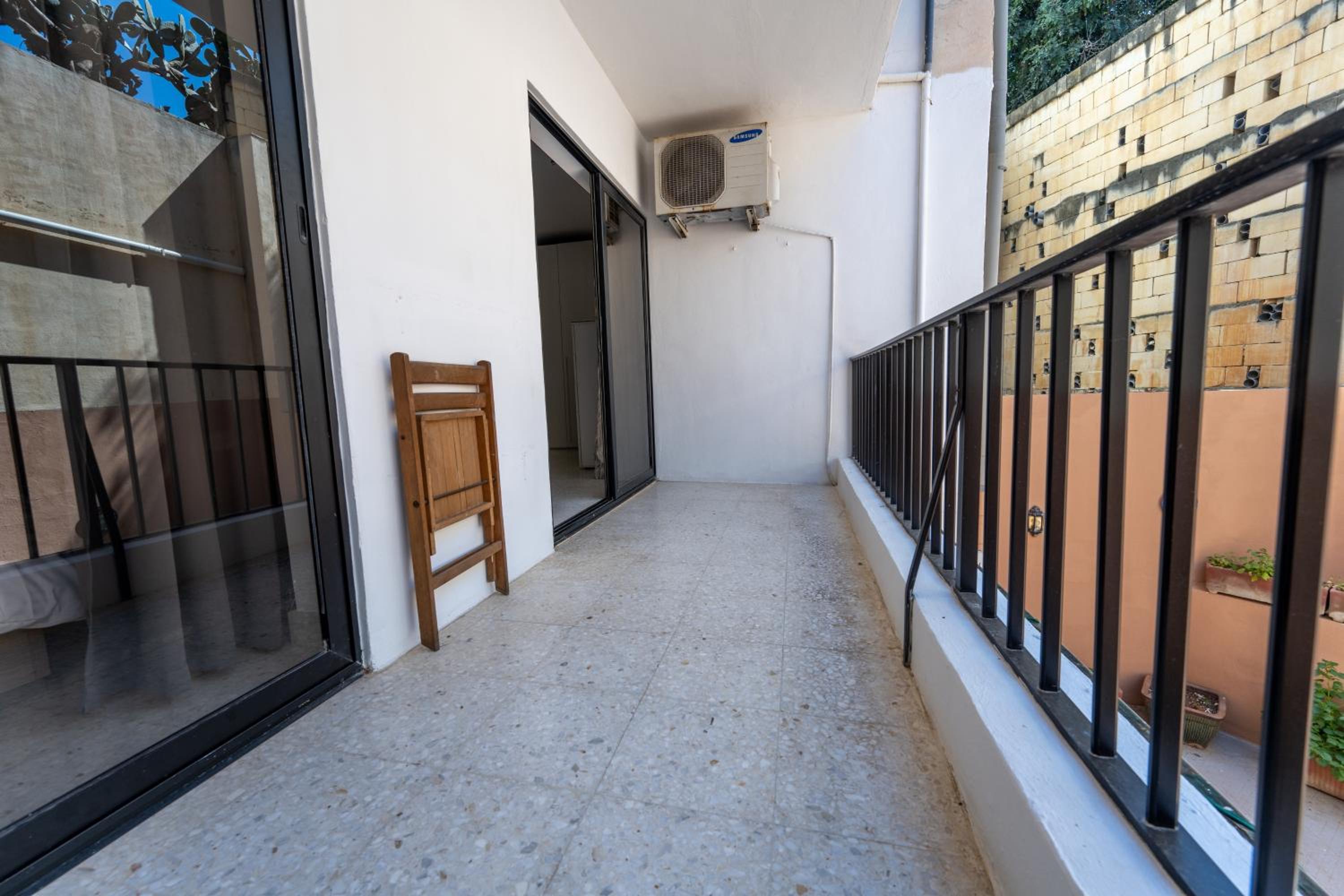 Spacious 3 bedroom Apartment in the Heart of St Julians photo 4