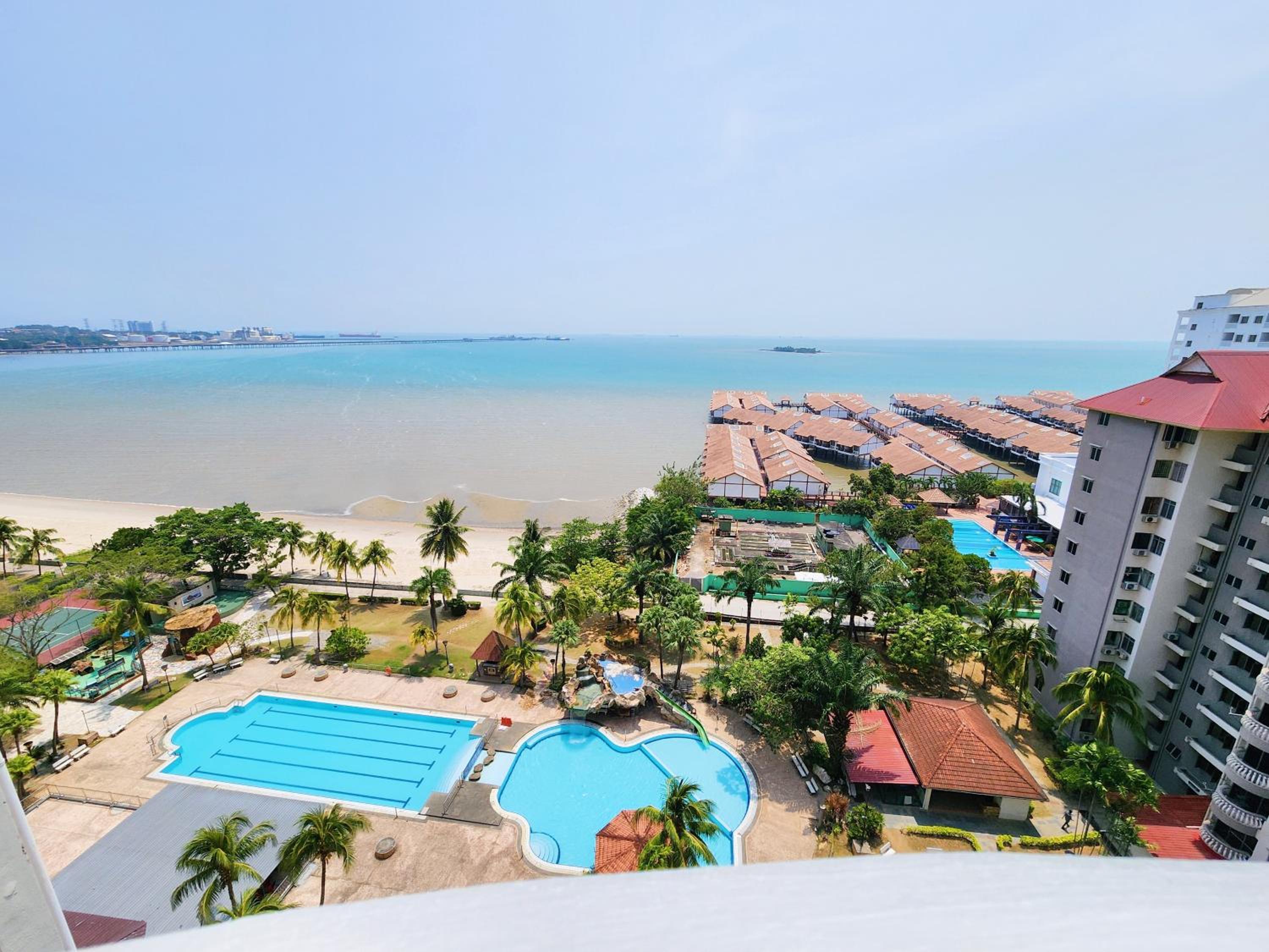 Glory Beach Resort PD Sea with Nice Sea View, Tanjung Gemok 71000 PD photo 4