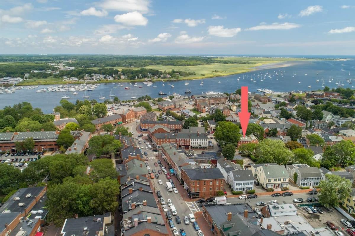 Heart of Downtown Newburyport Urban Loft Living view 4