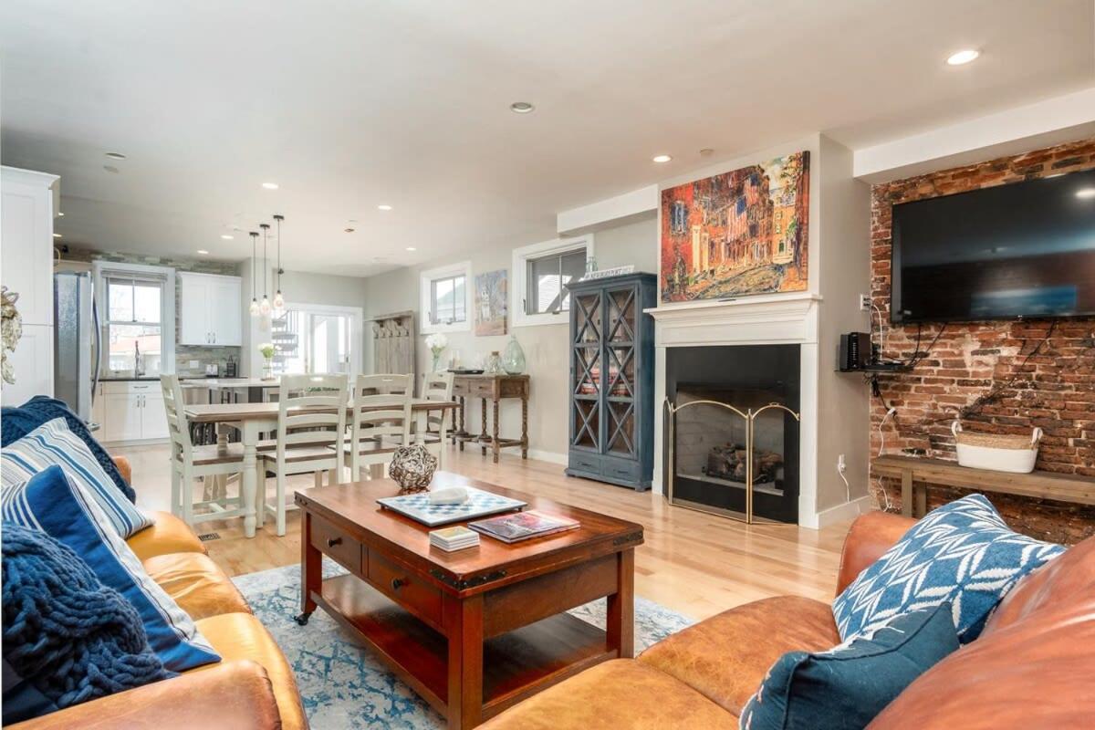 Heart of Downtown Newburyport Urban Loft Living view 3