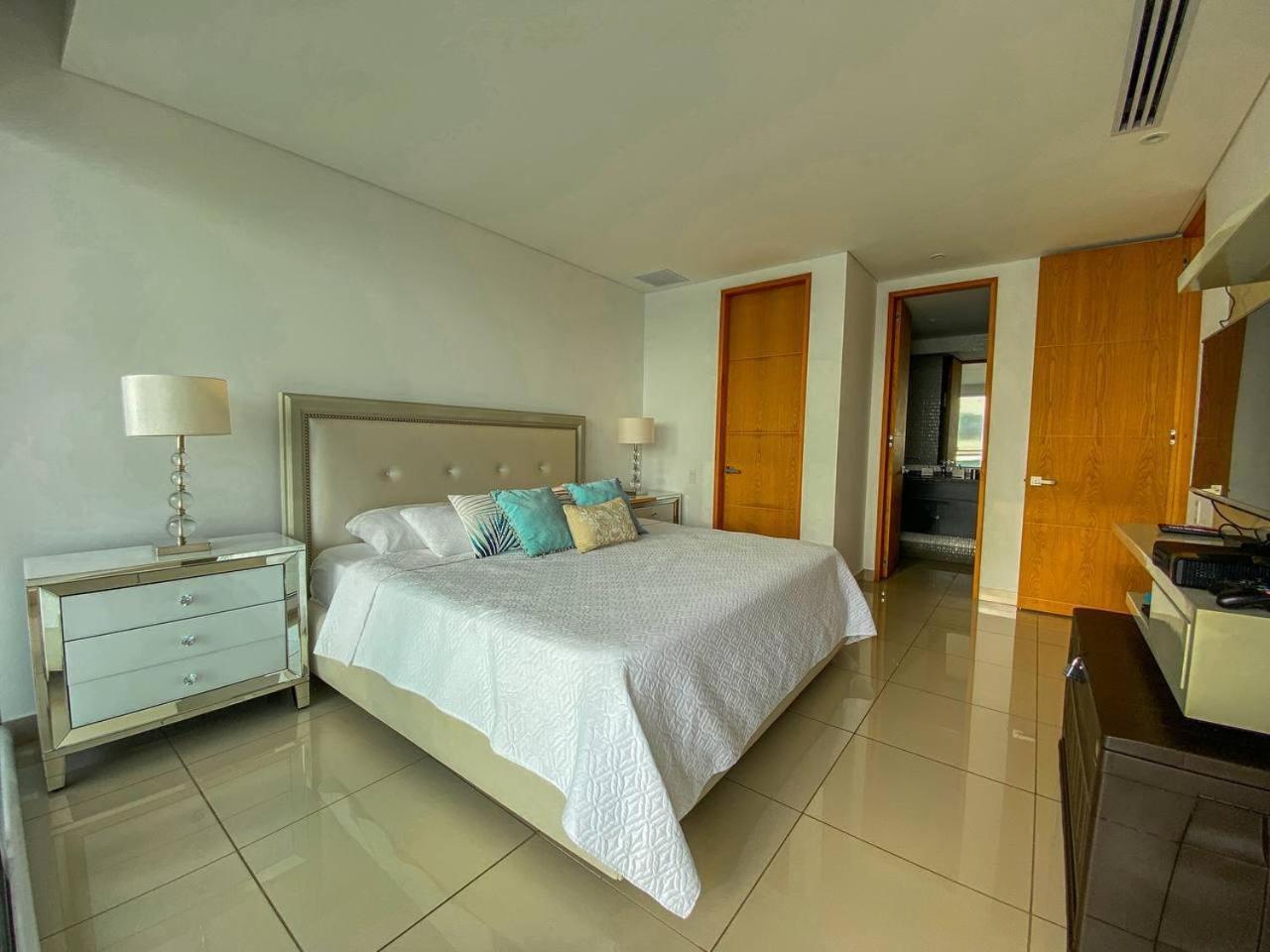 hyatt(H2)luxury