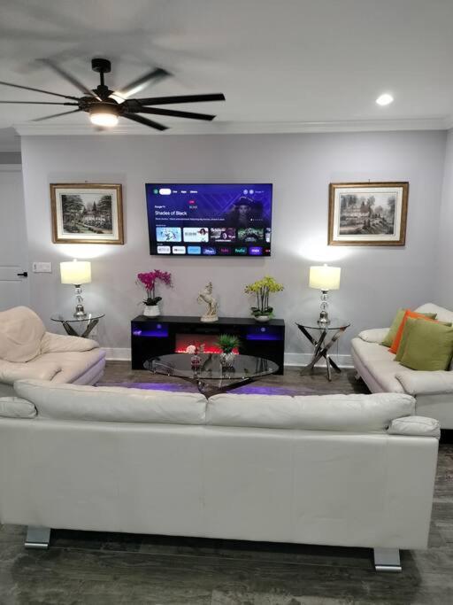 Tampa Bay Area Vacations - Villa White Rock in Tampa - Property Image 1