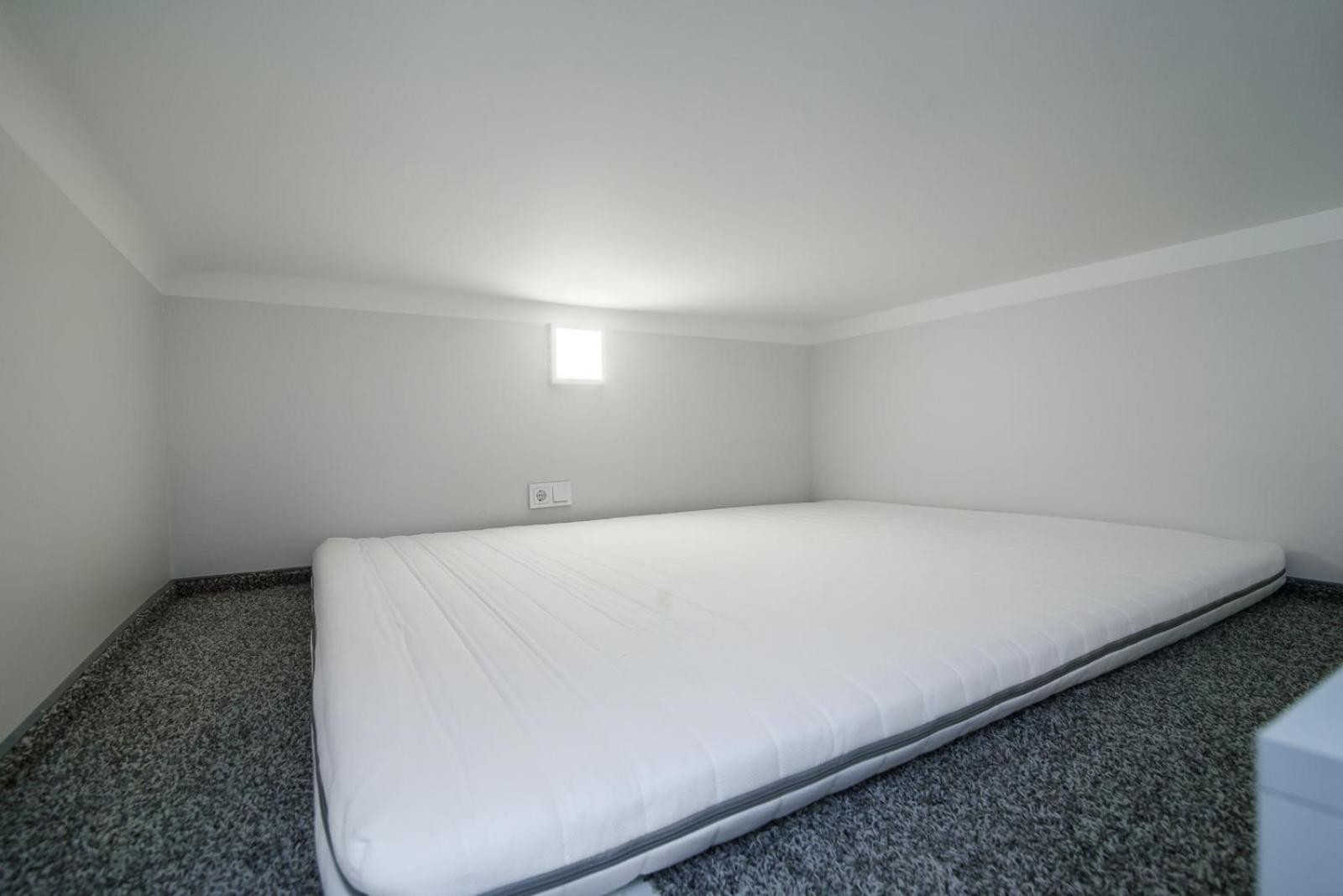 Cozy Loft / Near Gates of Dawn / Free Netflix view 5