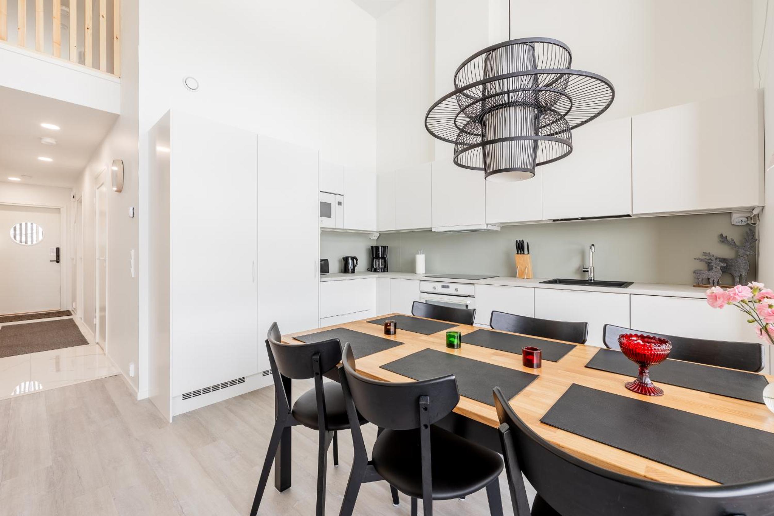 NEW 3 BR apartment close to Arctic Circle view 5