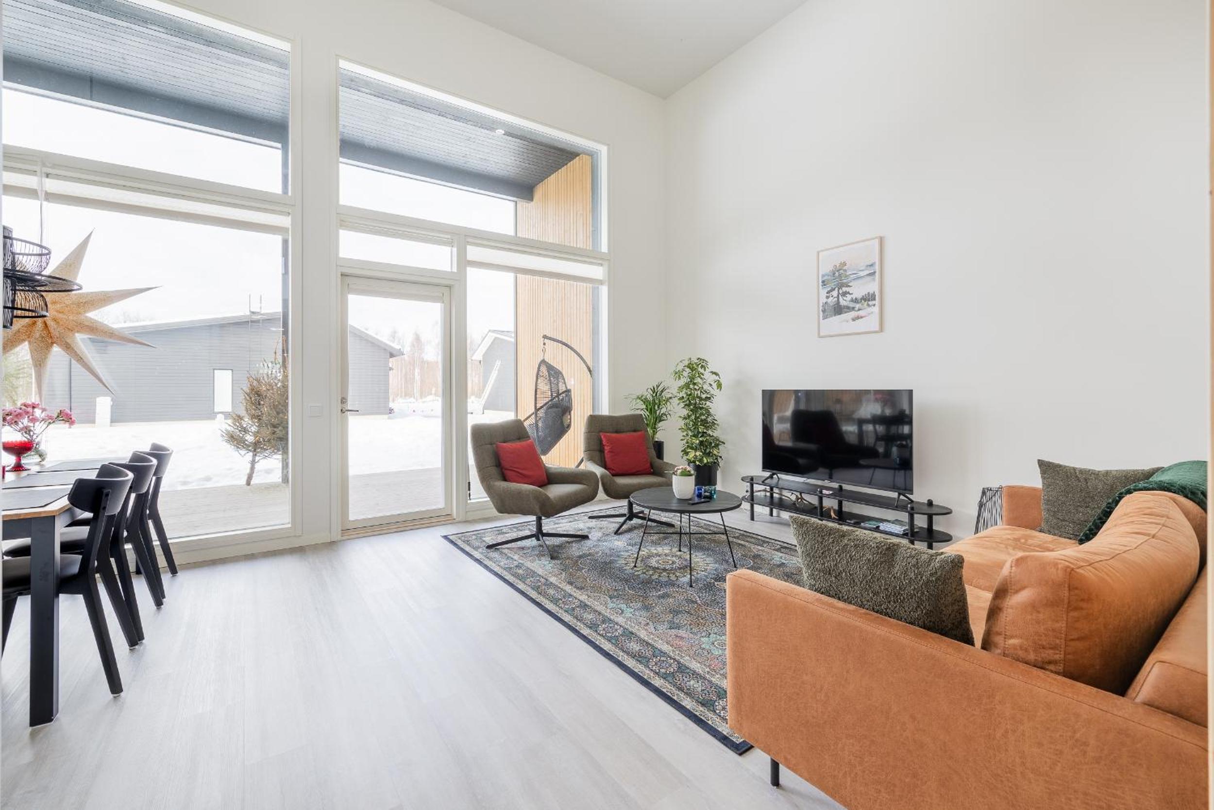NEW 3 BR apartment close to Arctic Circle view 3