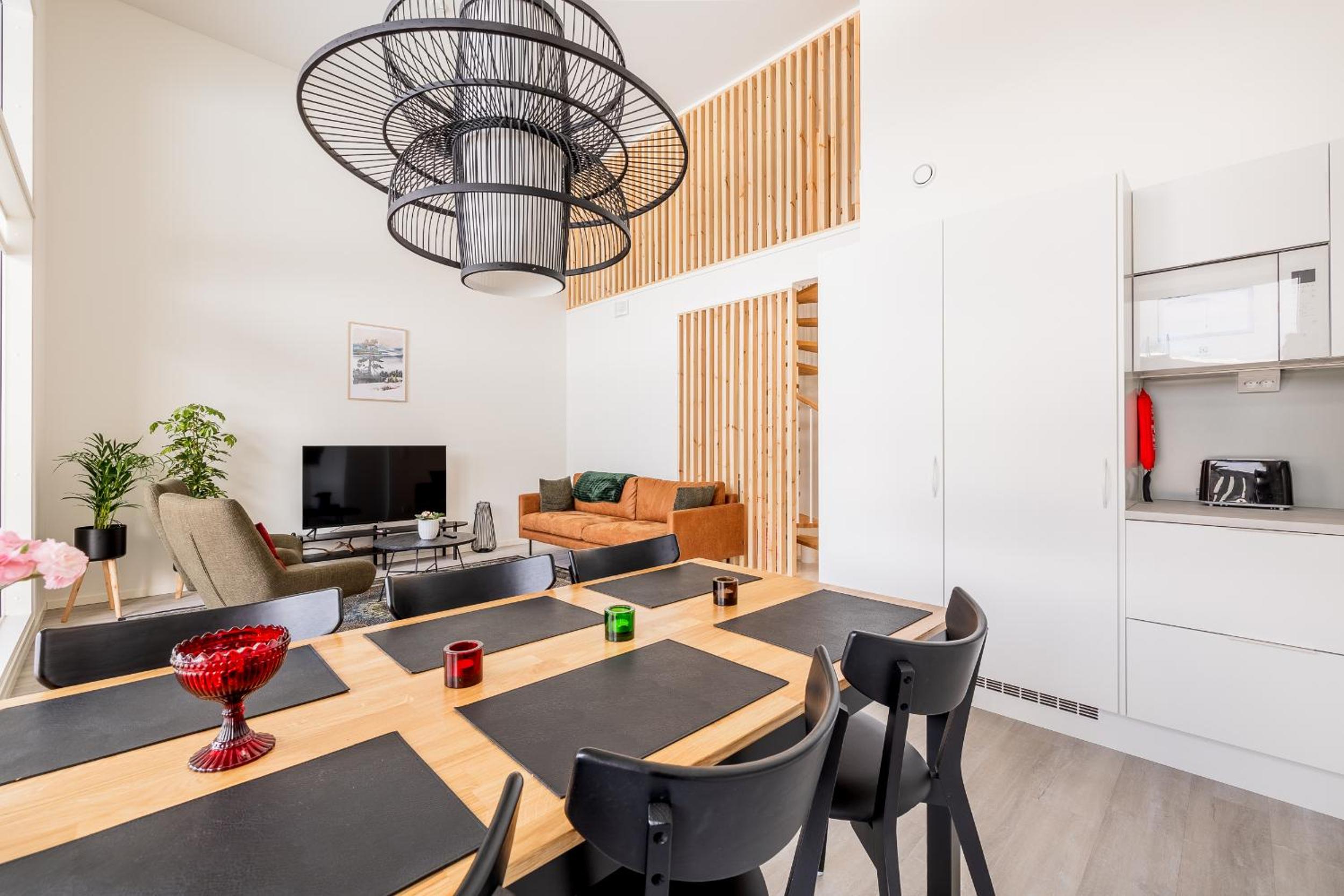 NEW 3 BR apartment close to Arctic Circle view 4