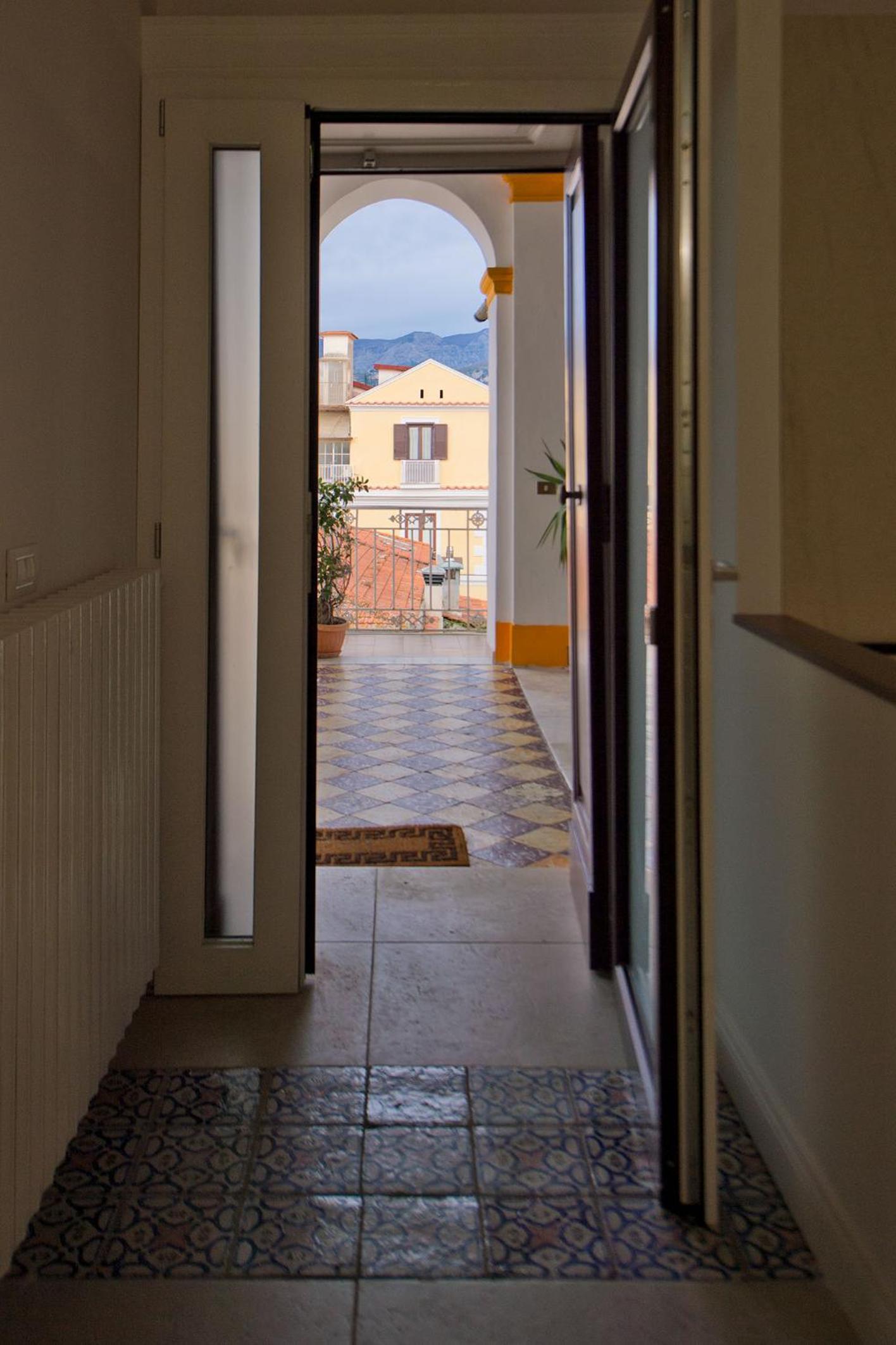 Photo 9