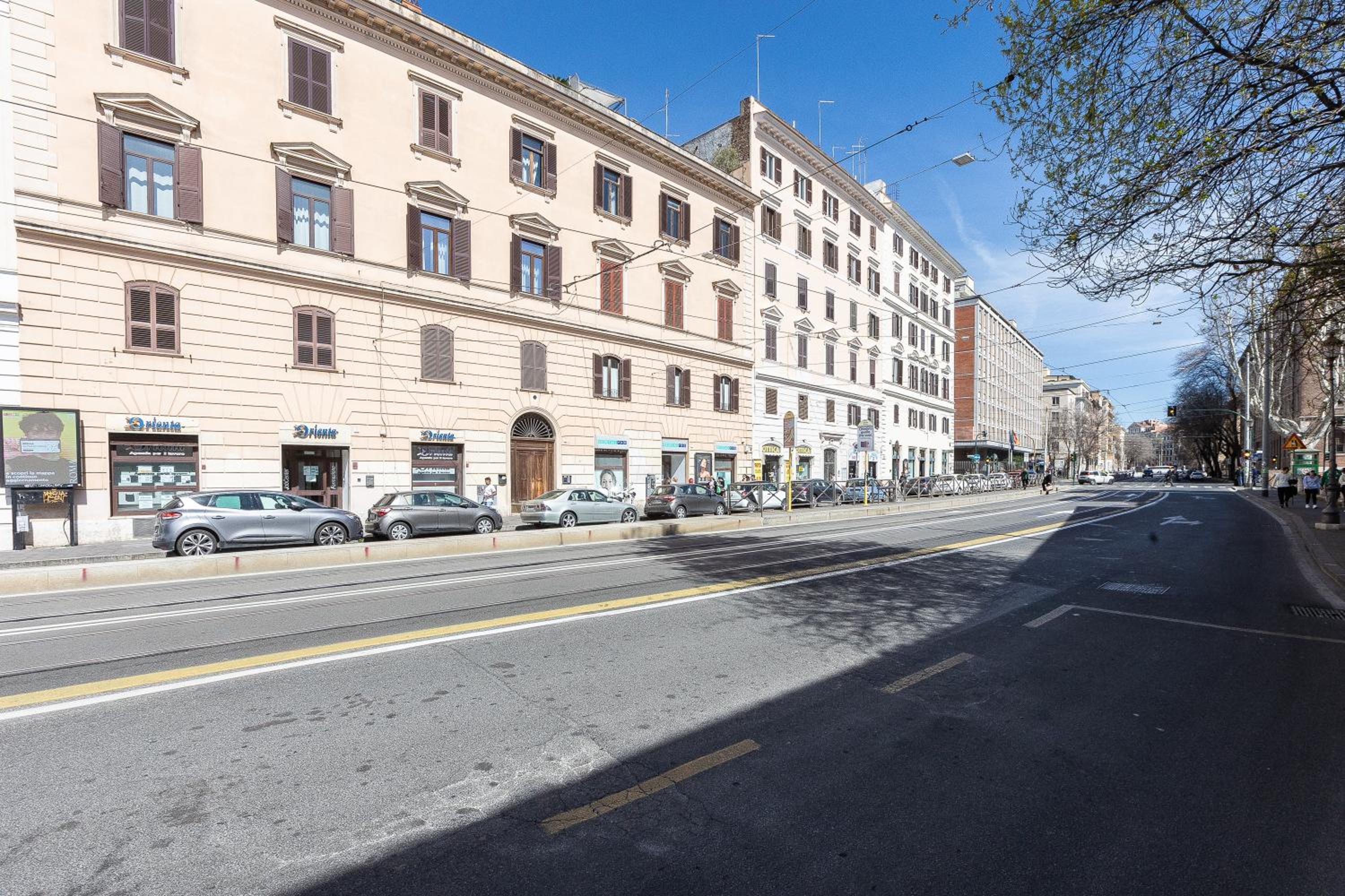 Colosseum bright two Bedroom Apartment