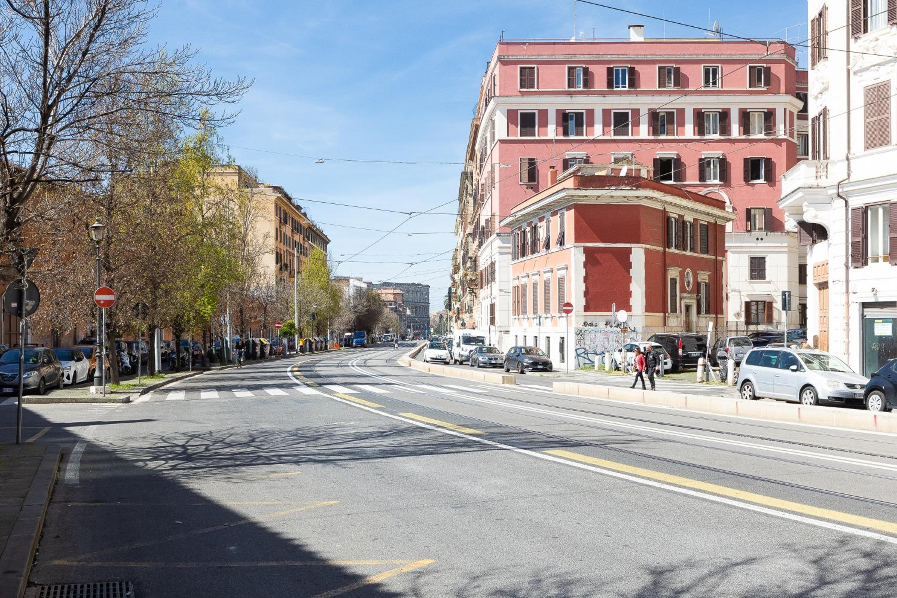 Colosseum bright two Bedroom Apartment