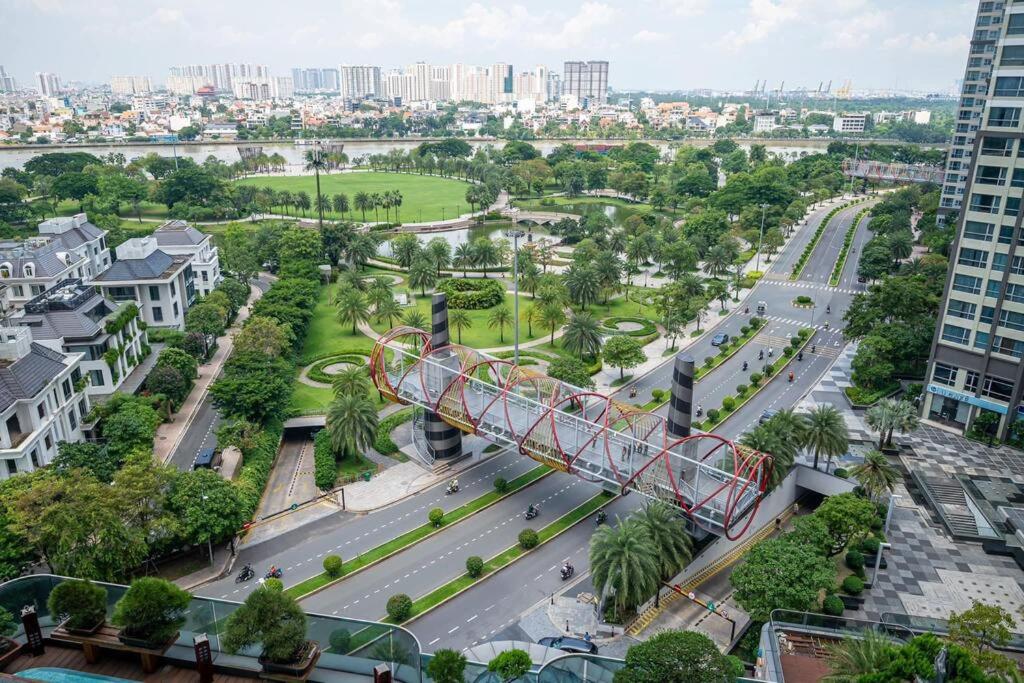 Căn hộ dịch vụ Vinhomes - đầy đủ tiện nghi - tầm nhìn ra thành phố - Landmark plus