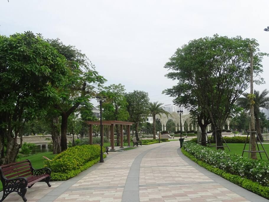 Căn hộ dịch vụ Vinhomes - đầy đủ tiện nghi - tầm nhìn ra thành phố - Landmark plus