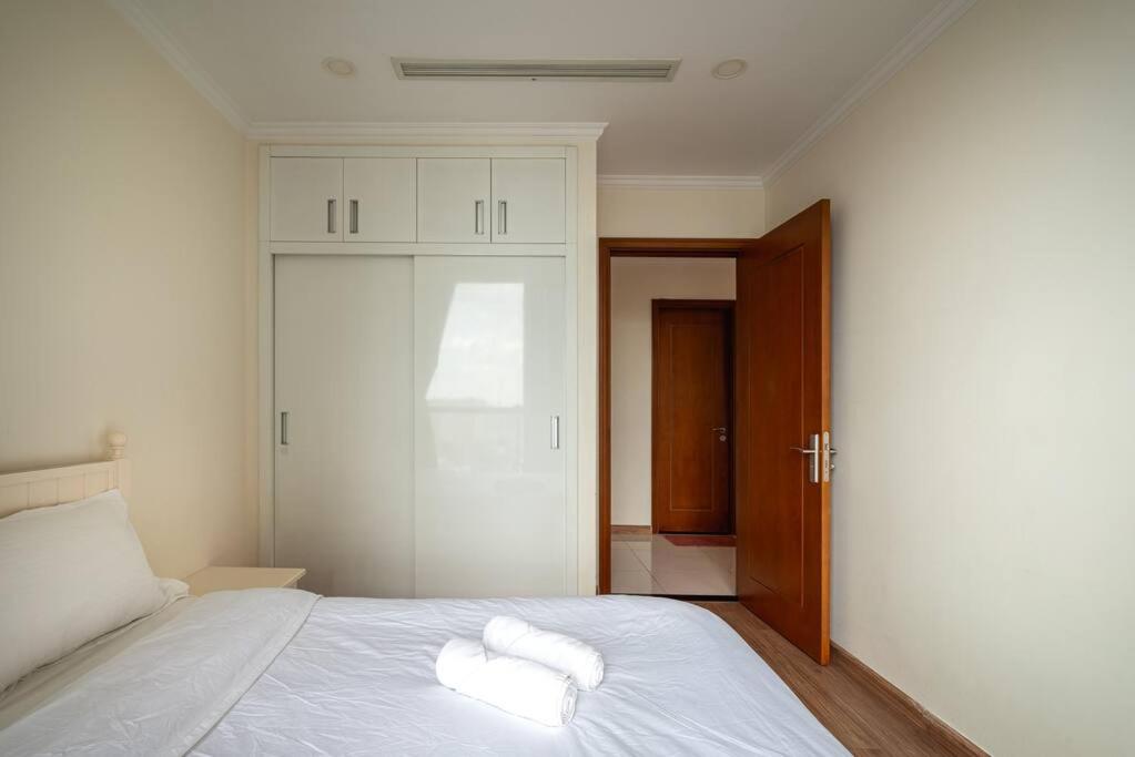 Căn hộ dịch vụ Vinhomes - đầy đủ tiện nghi - tầm nhìn ra thành phố - Landmark plus