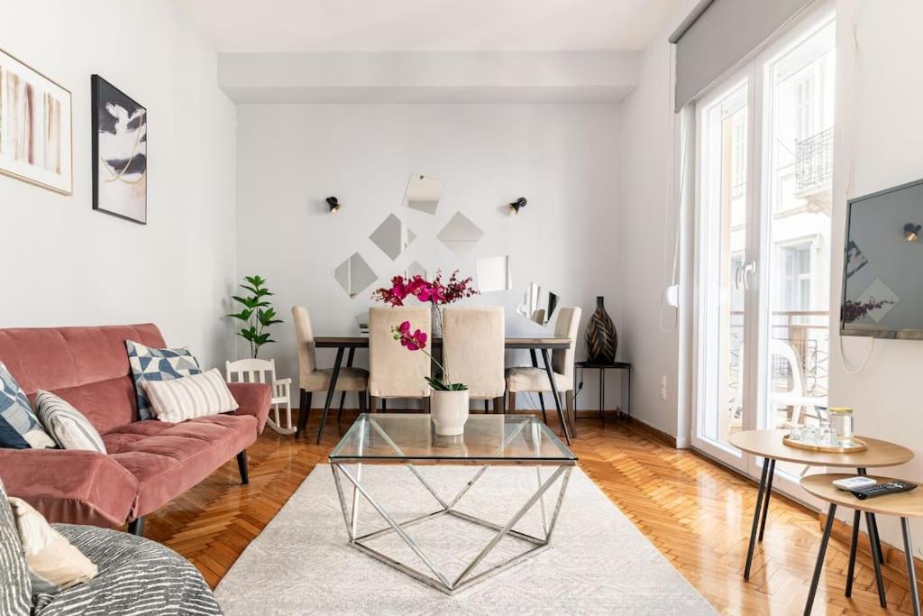 3BDR IDEAL CENTRAL ATHENIAN APT