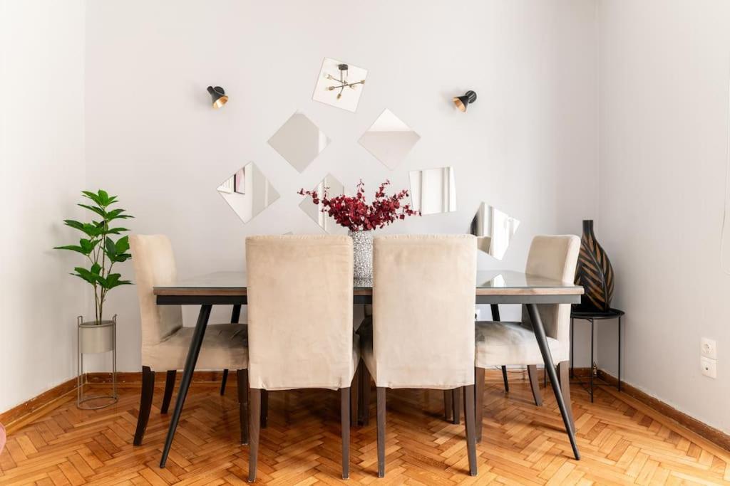 3BDR IDEAL CENTRAL ATHENIAN APT