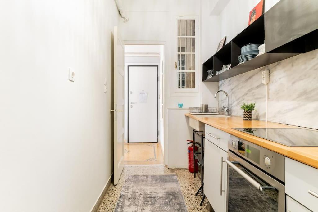 3BDR IDEAL CENTRAL ATHENIAN APT