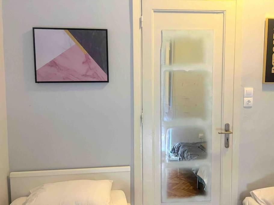 3BDR IDEAL CENTRAL ATHENIAN APT
