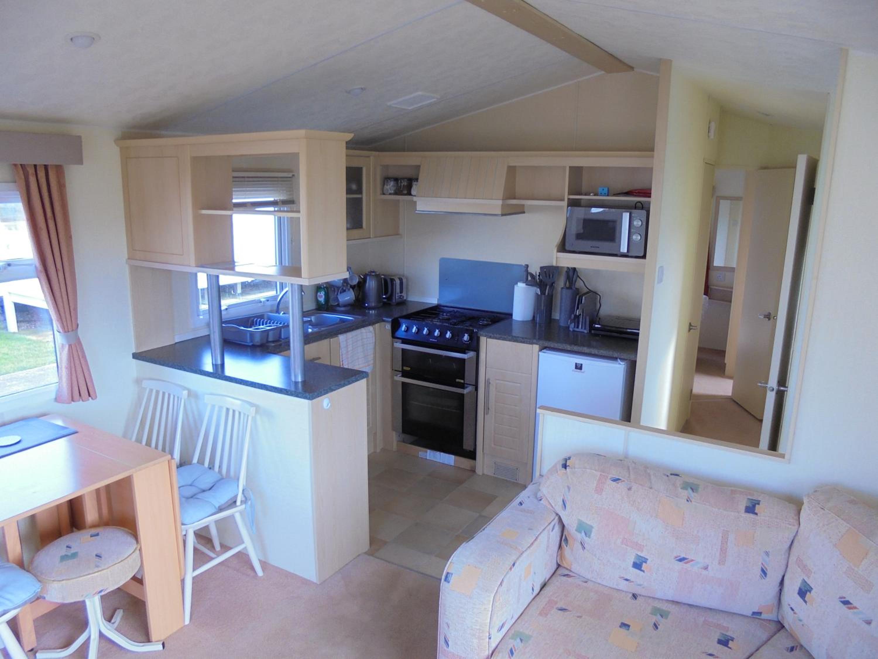 Sealands Everglade II:- 6 Berth, Central Heated Access to the beach view 3