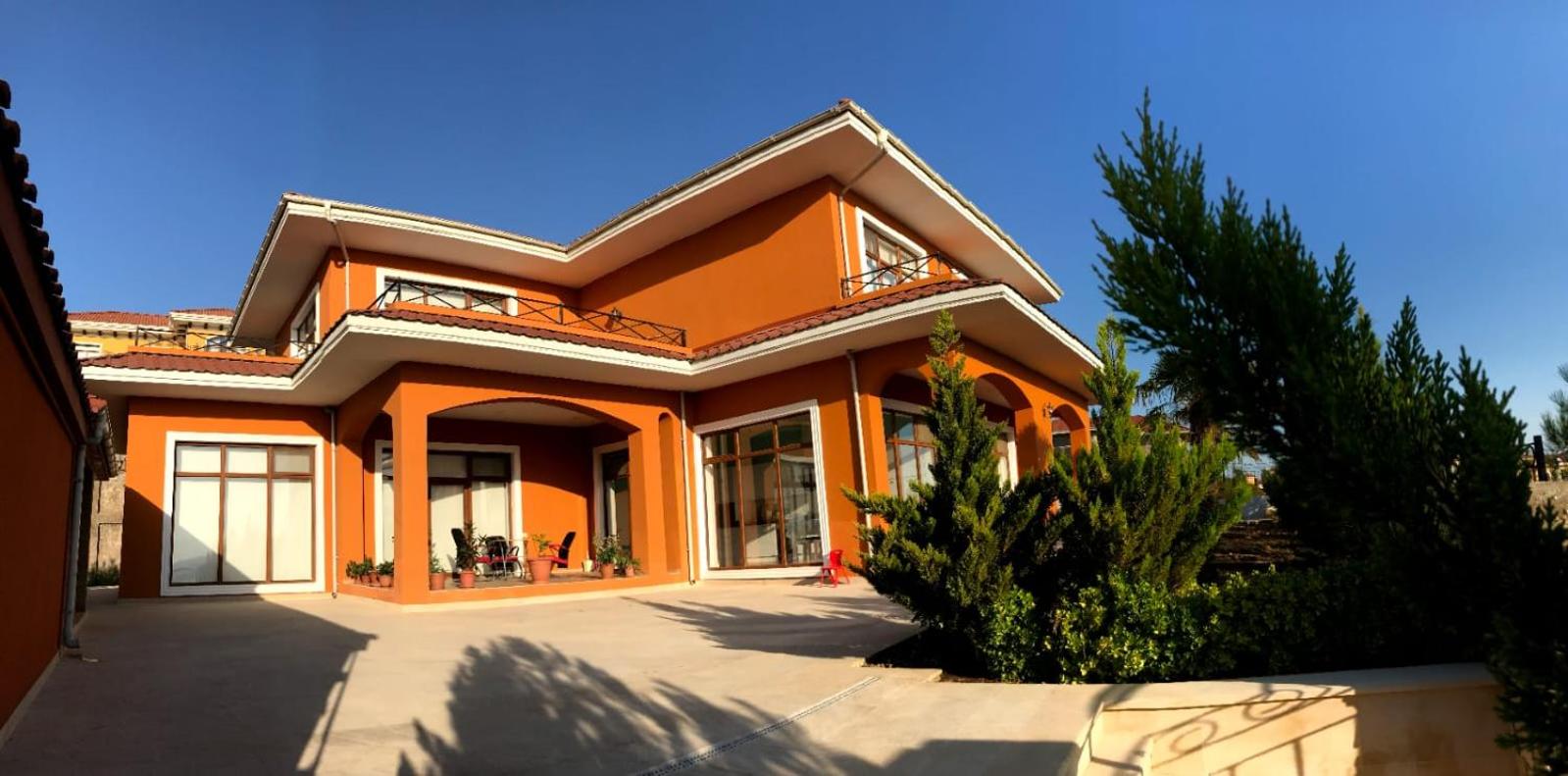 Elen's house