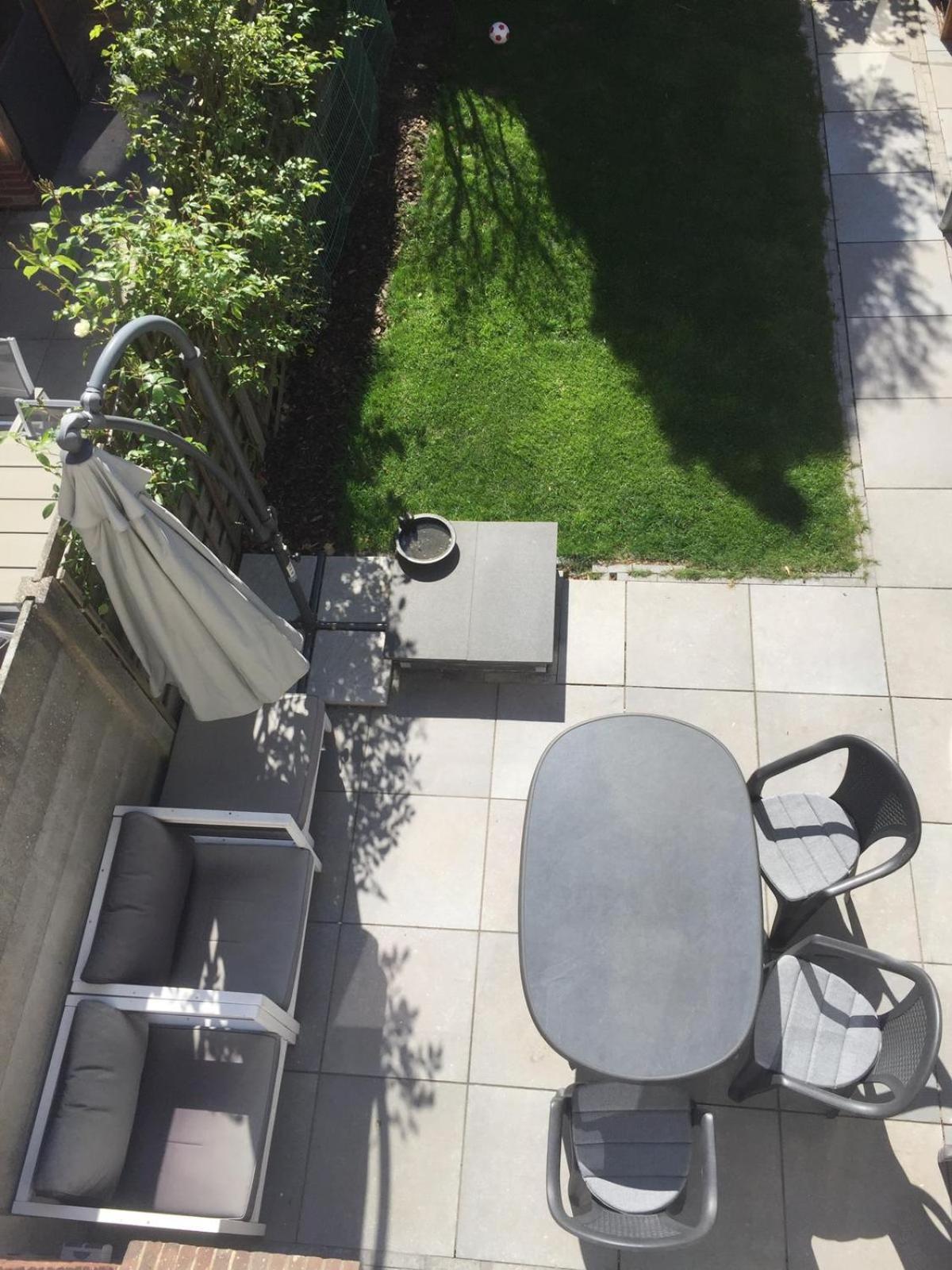 Executive Appartment with city garden view 3