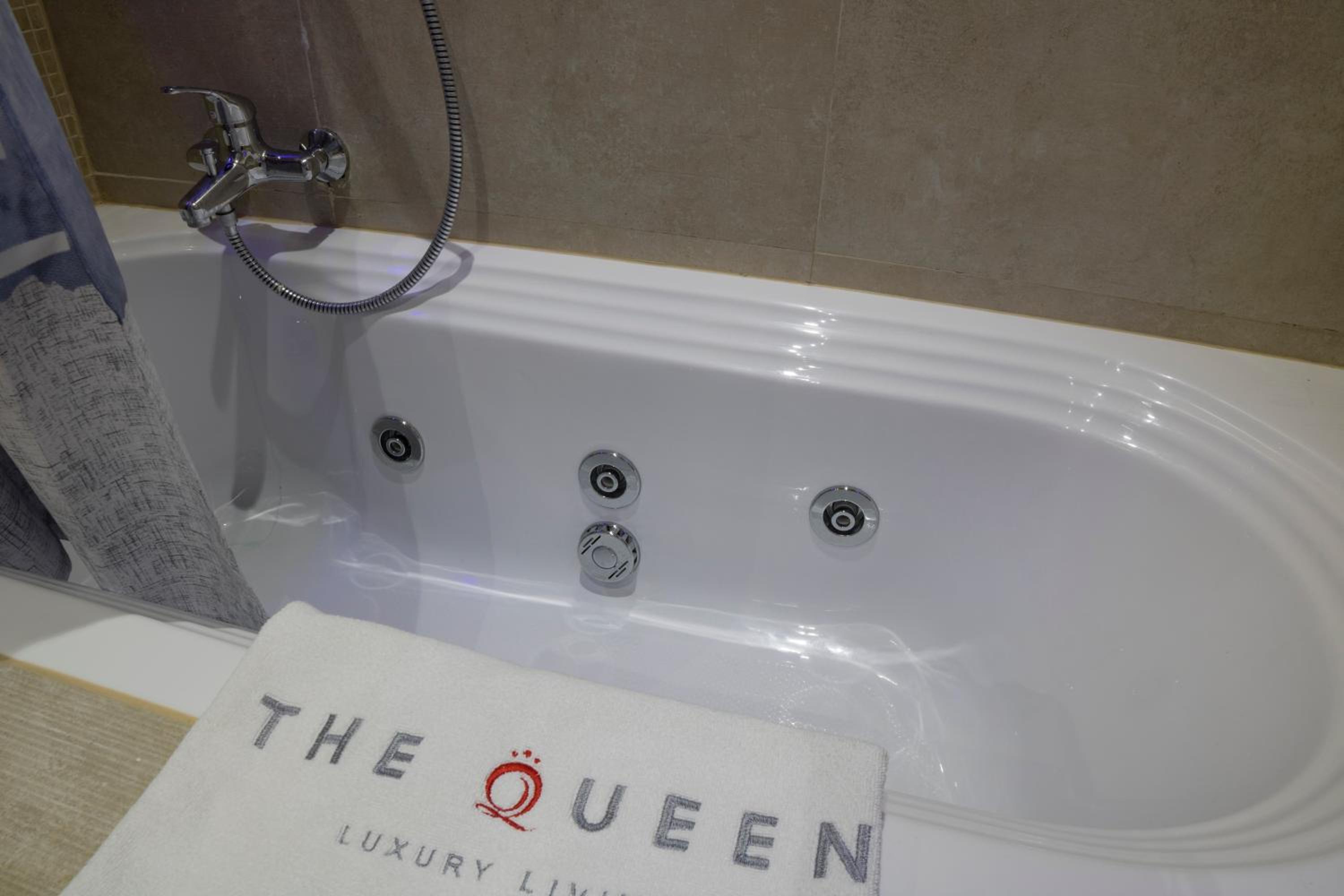 The Queen Luxury Apartments - Villa Liberty