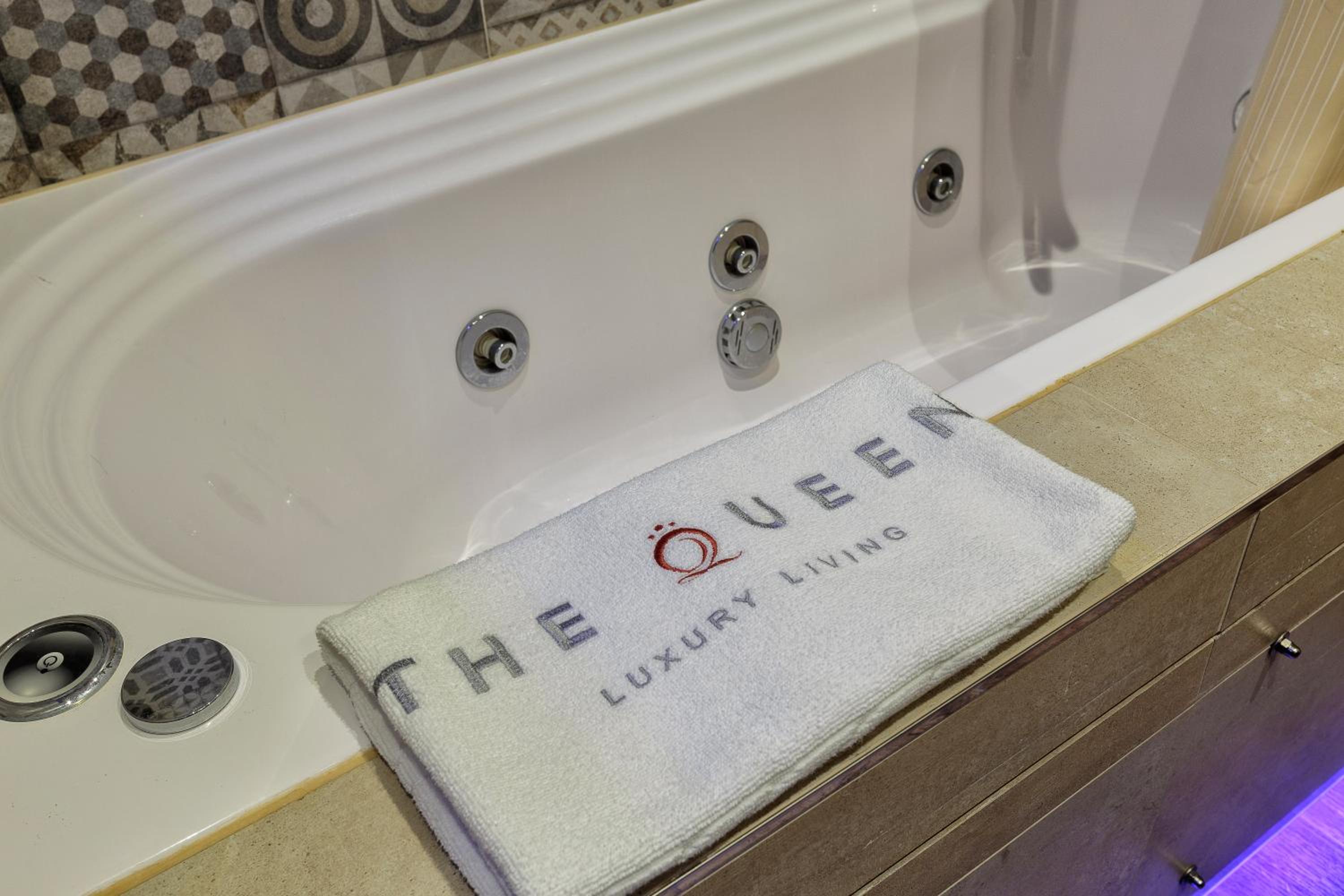 The Queen Luxury Apartments - Villa Liberty