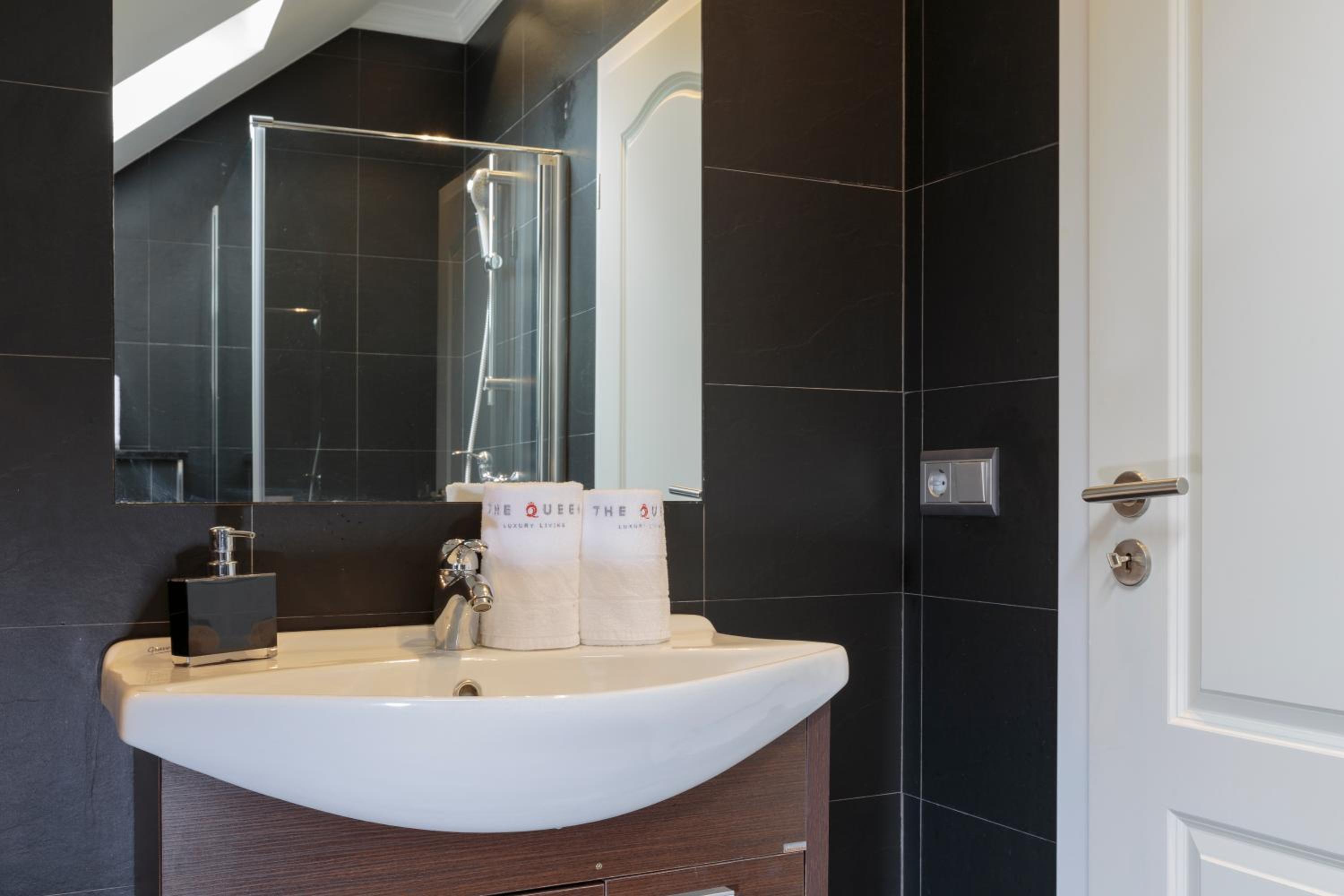 The Queen Luxury Apartments - Villa Liberty