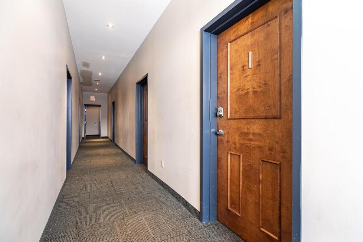Spacious Downtown Loft #1 with AC