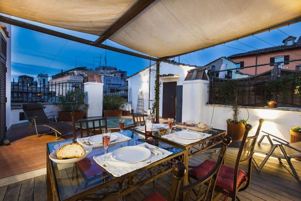 Penthouse Pantheon apartment with Terrace 2BR 2BA