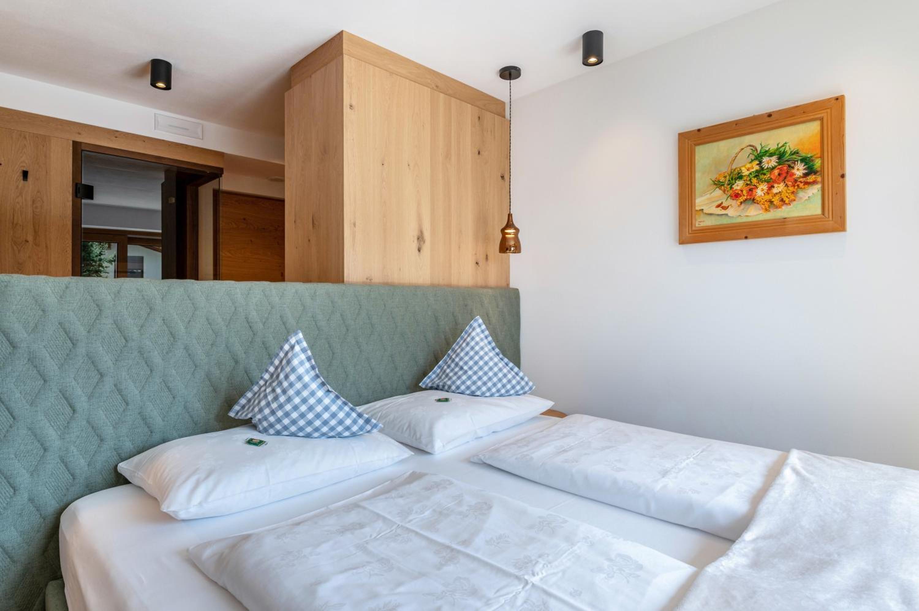 Pear Luxury Apartment view 4