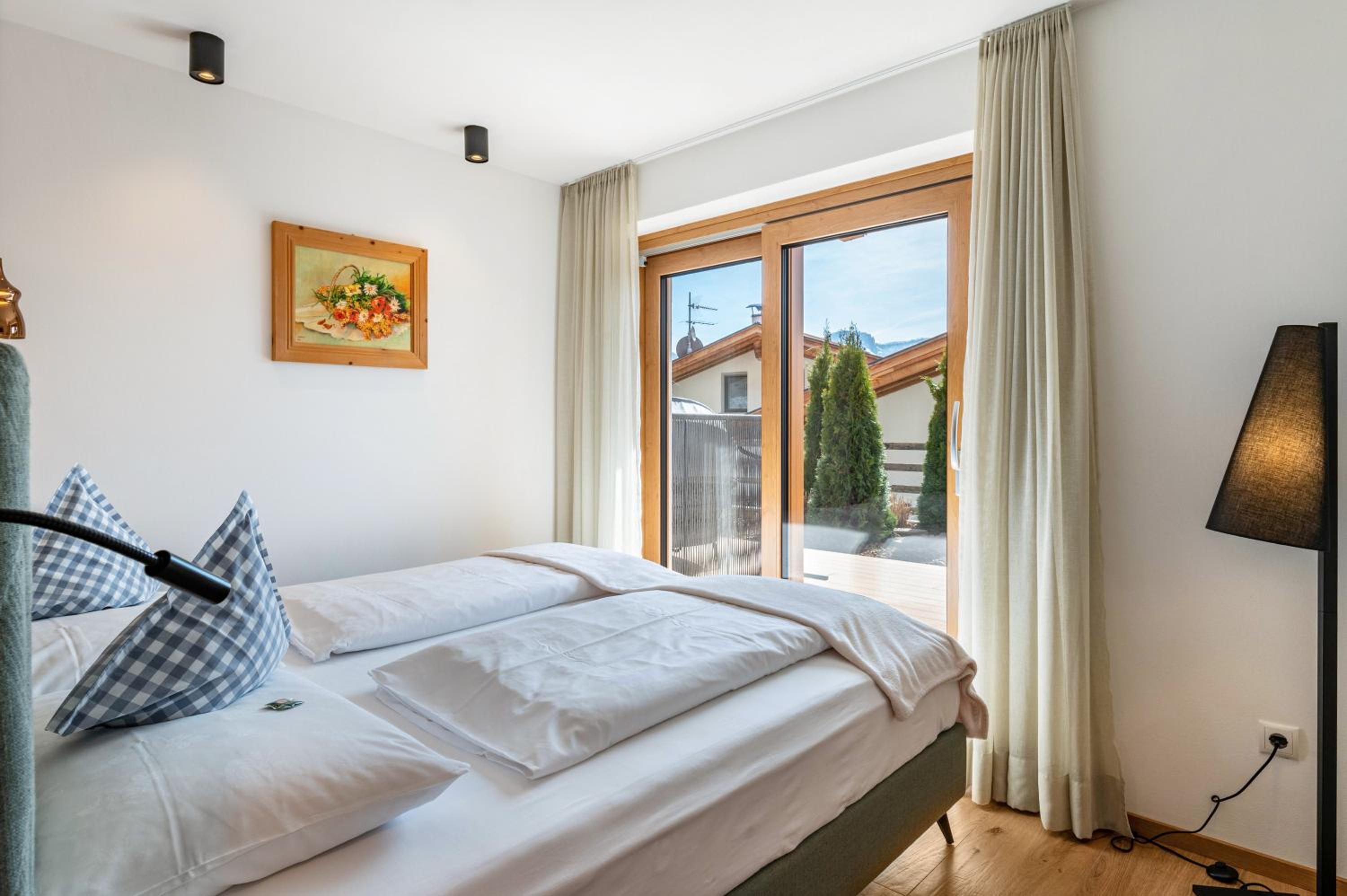 Pear Luxury Apartment view 3