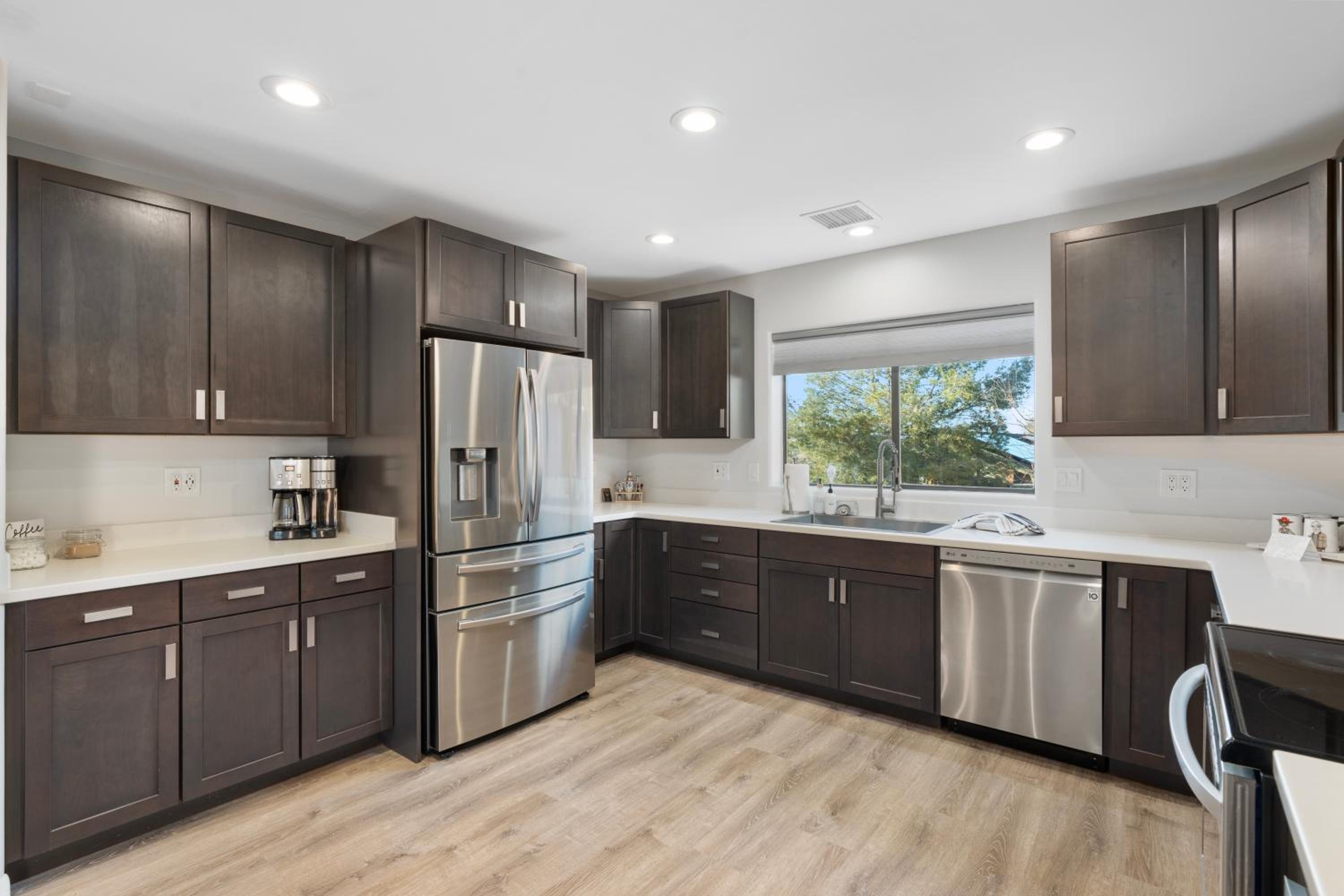 MountainView Zen Retreat with Hot Tub, Game Room, Close to Old Town view 4