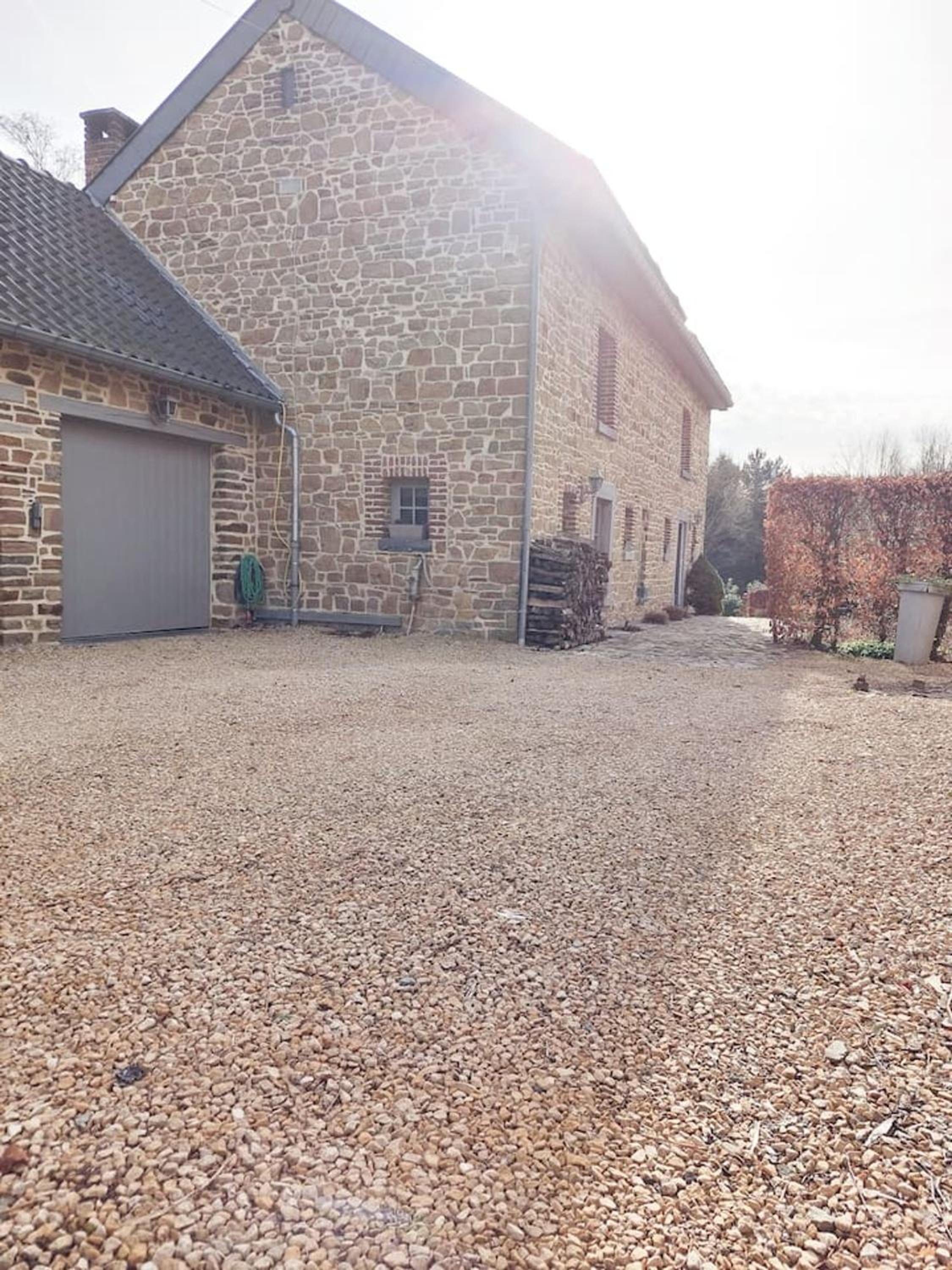 Spacious villa with private pool in Ohey 200 m² tranquil