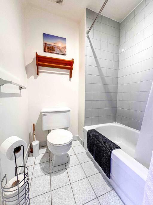 Maison du lac avec plage, embarcations, billard et spa privé