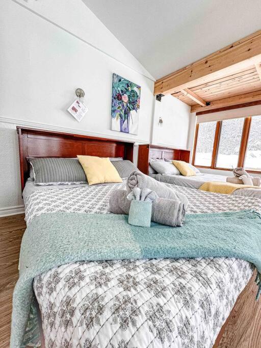Maison du lac avec plage, embarcations, billard et spa privé