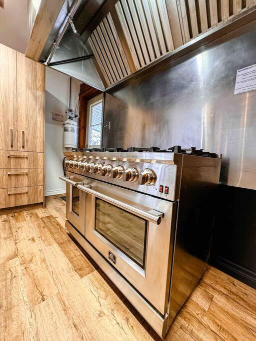 Maison du lac avec plage, embarcations, billard et spa privé