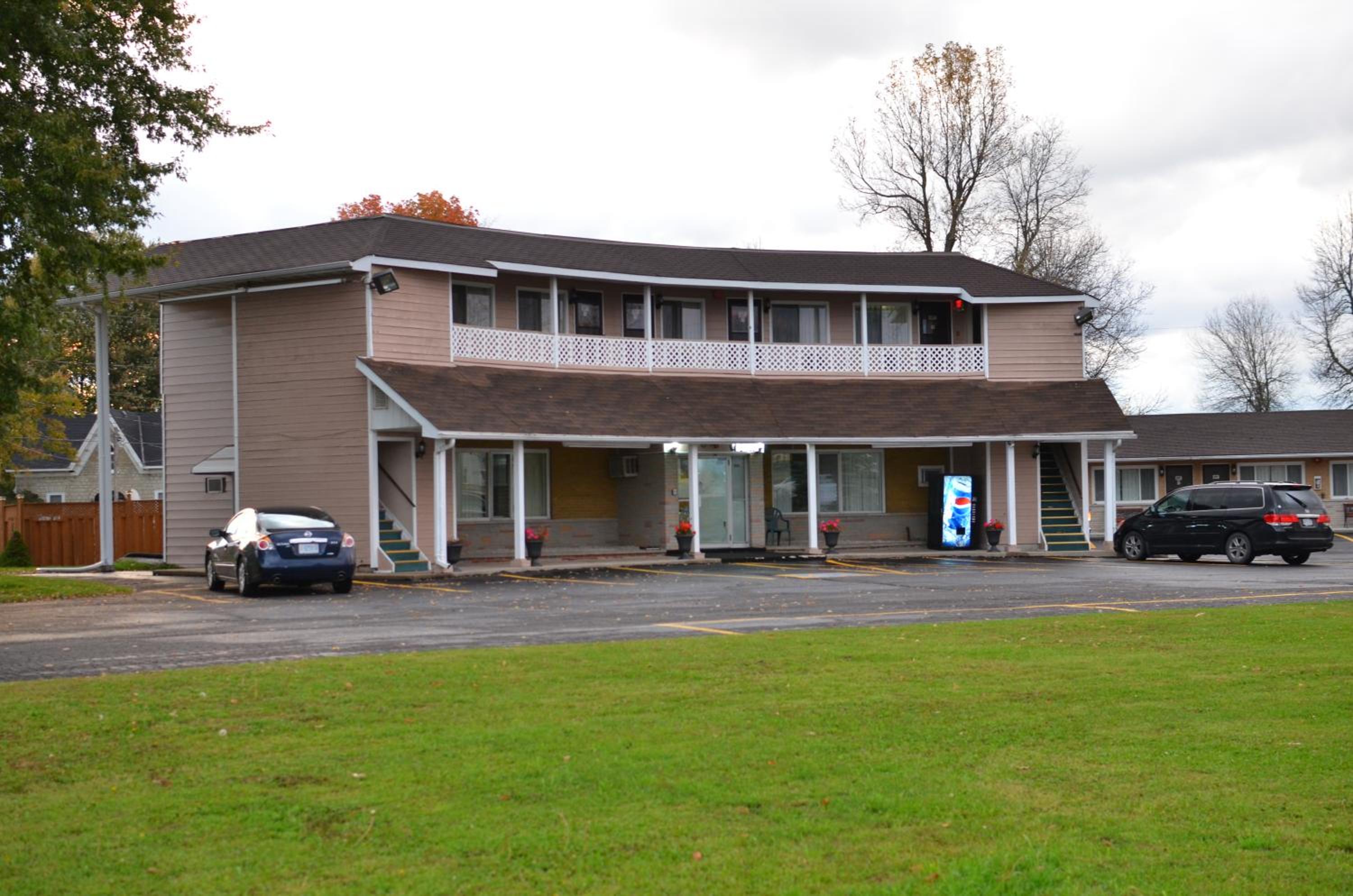 Aquarius Motel