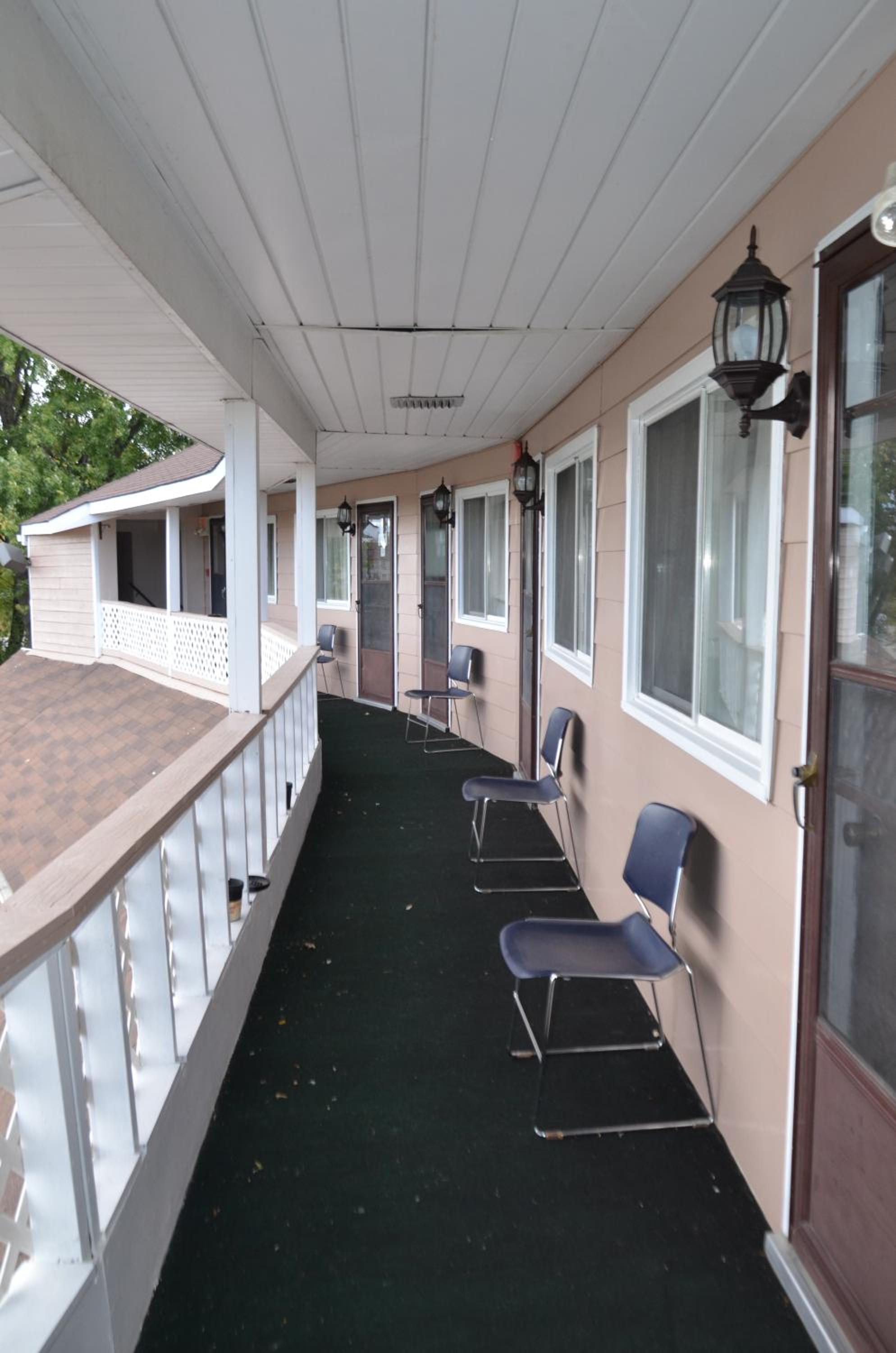 Aquarius Motel