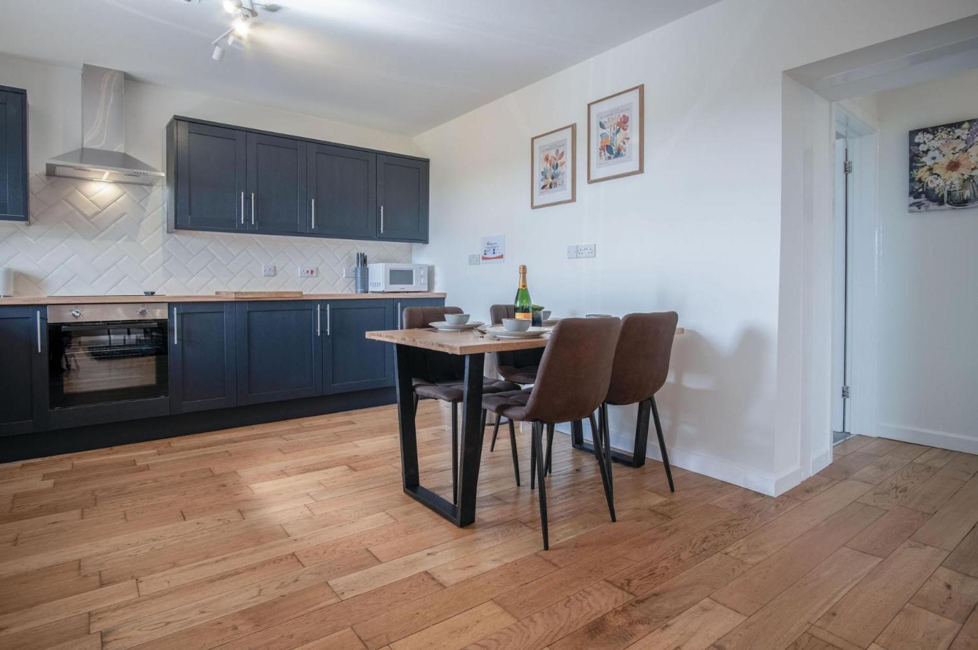 Anchor Well - 2 Bedroom Cottage - Ludchurch view 3
