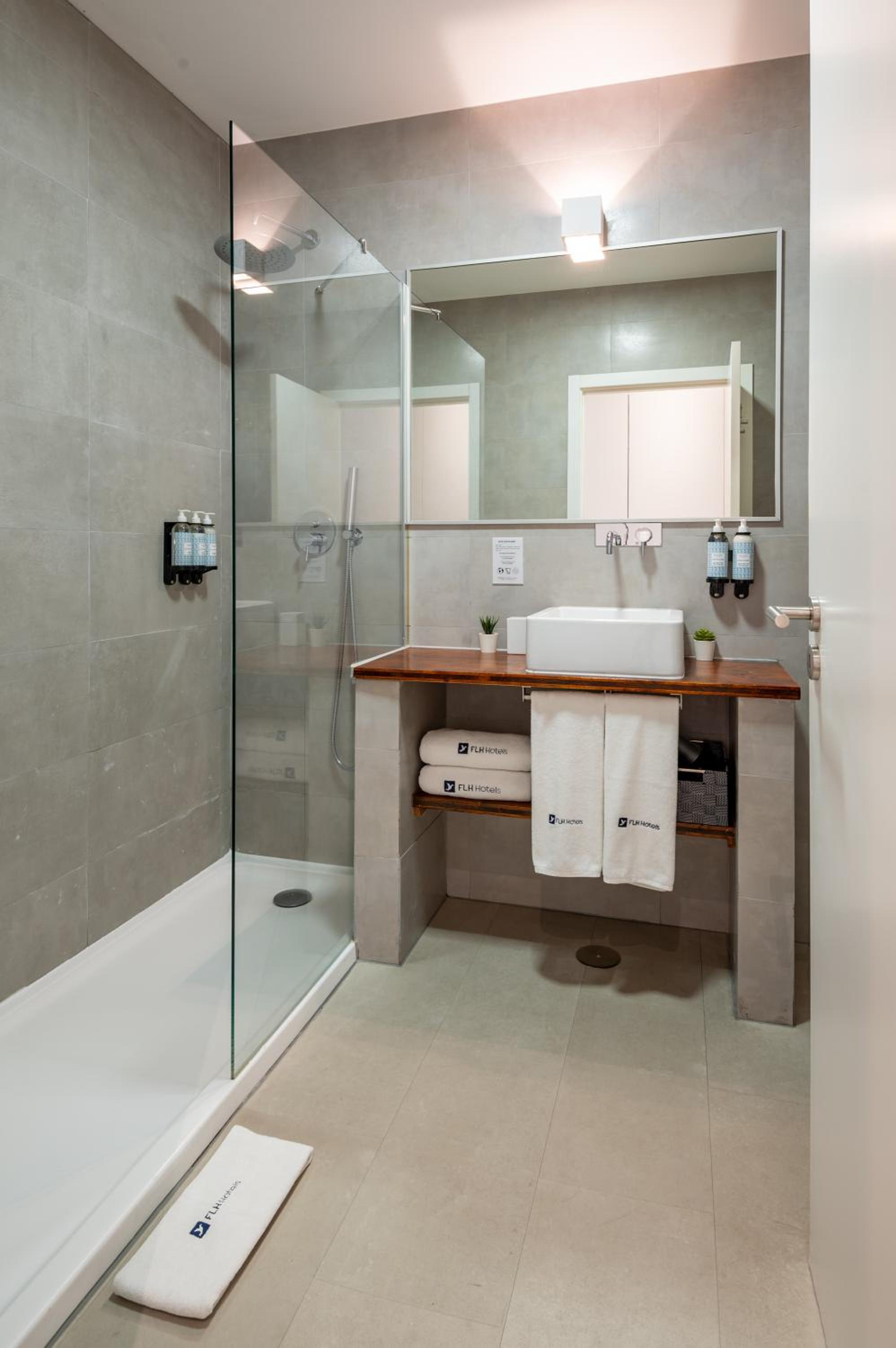 Bica FLH Suites