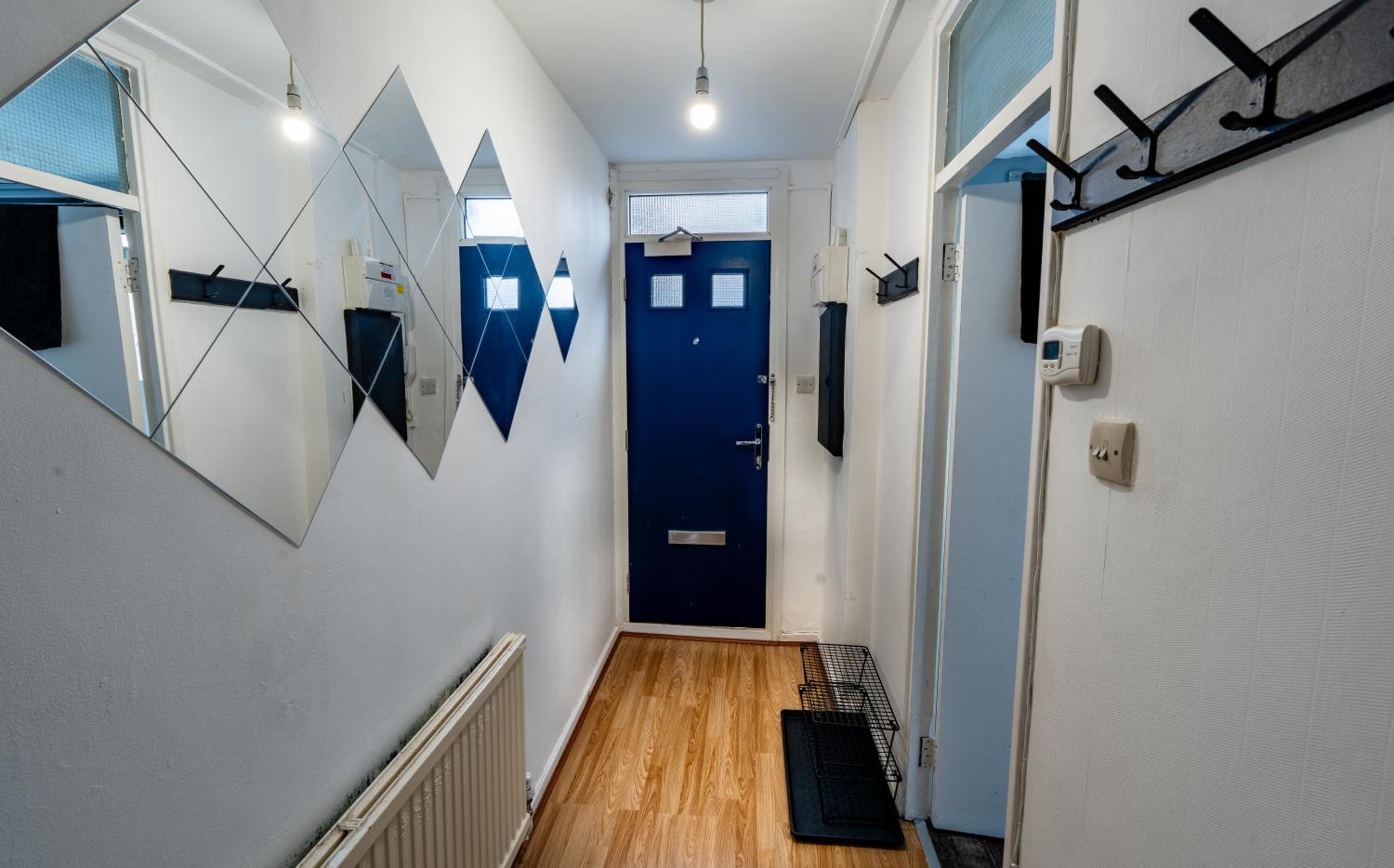 Tower Bridge Shard View 2 Bed Deluxe Apartment