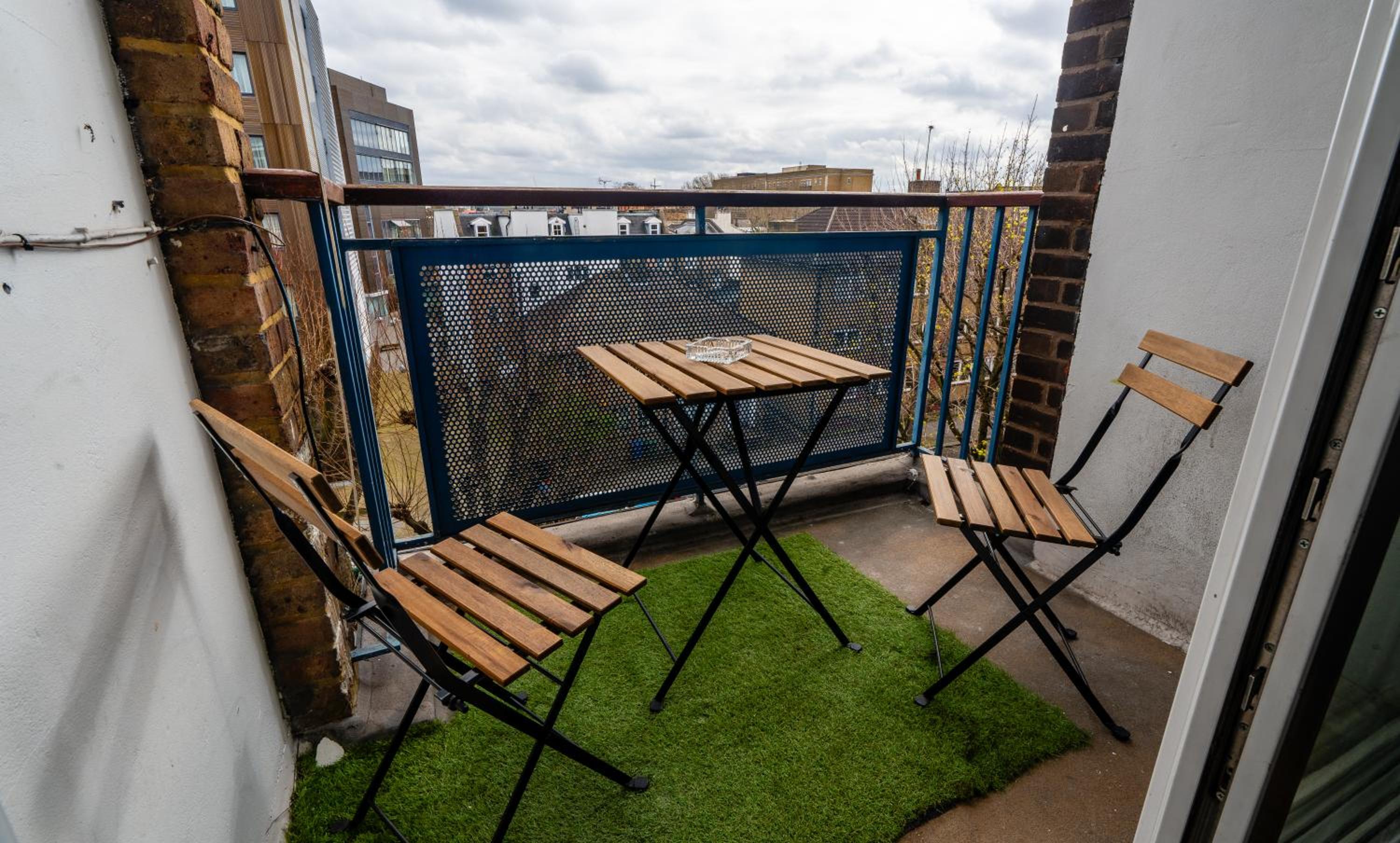 Tower Bridge Shard View 2 Bed Deluxe Apartment