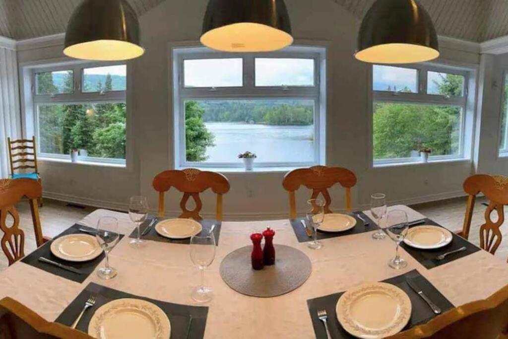 Chalet de l'Auberge: Lac avec Plage, SPA & Billard