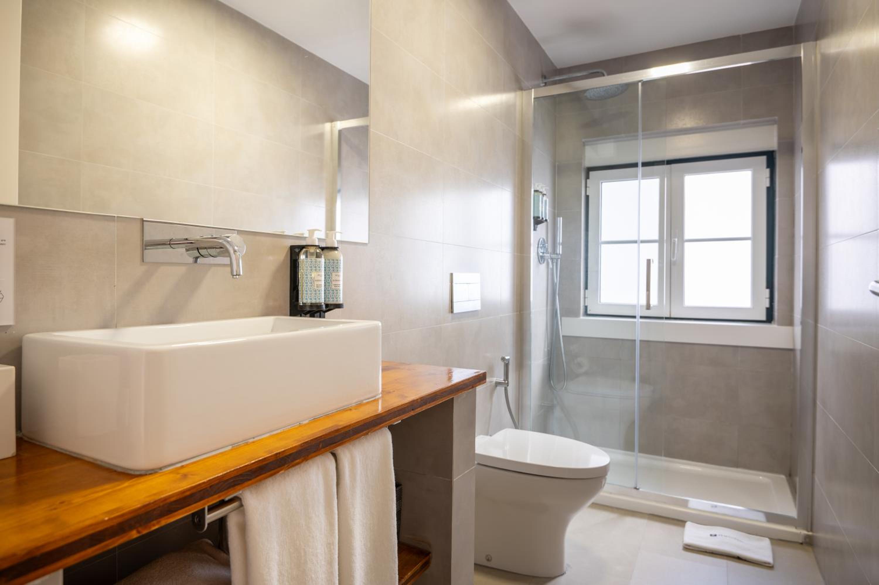 Bica FLH Suites